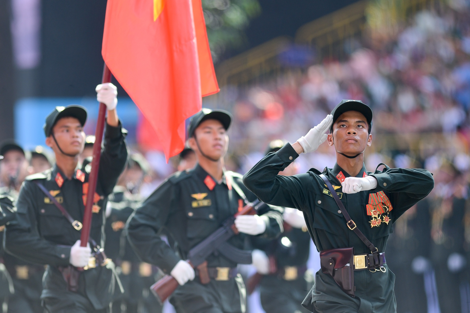 dieu binh 30/4 anh 23