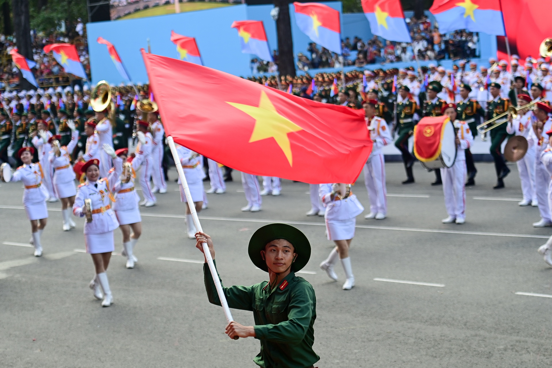 dieu binh 30/4 anh 45