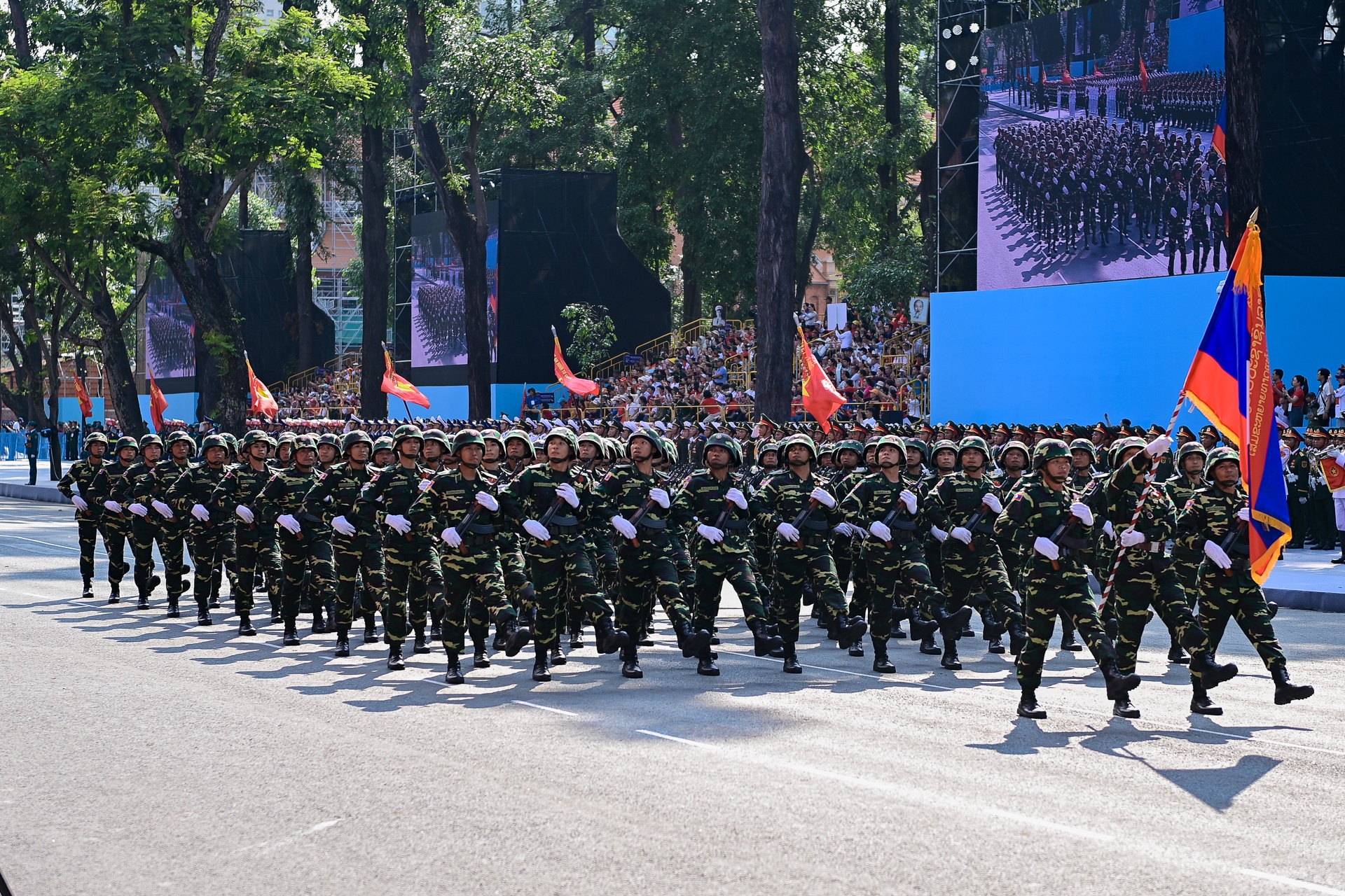 dieu binh 30/4 anh 31