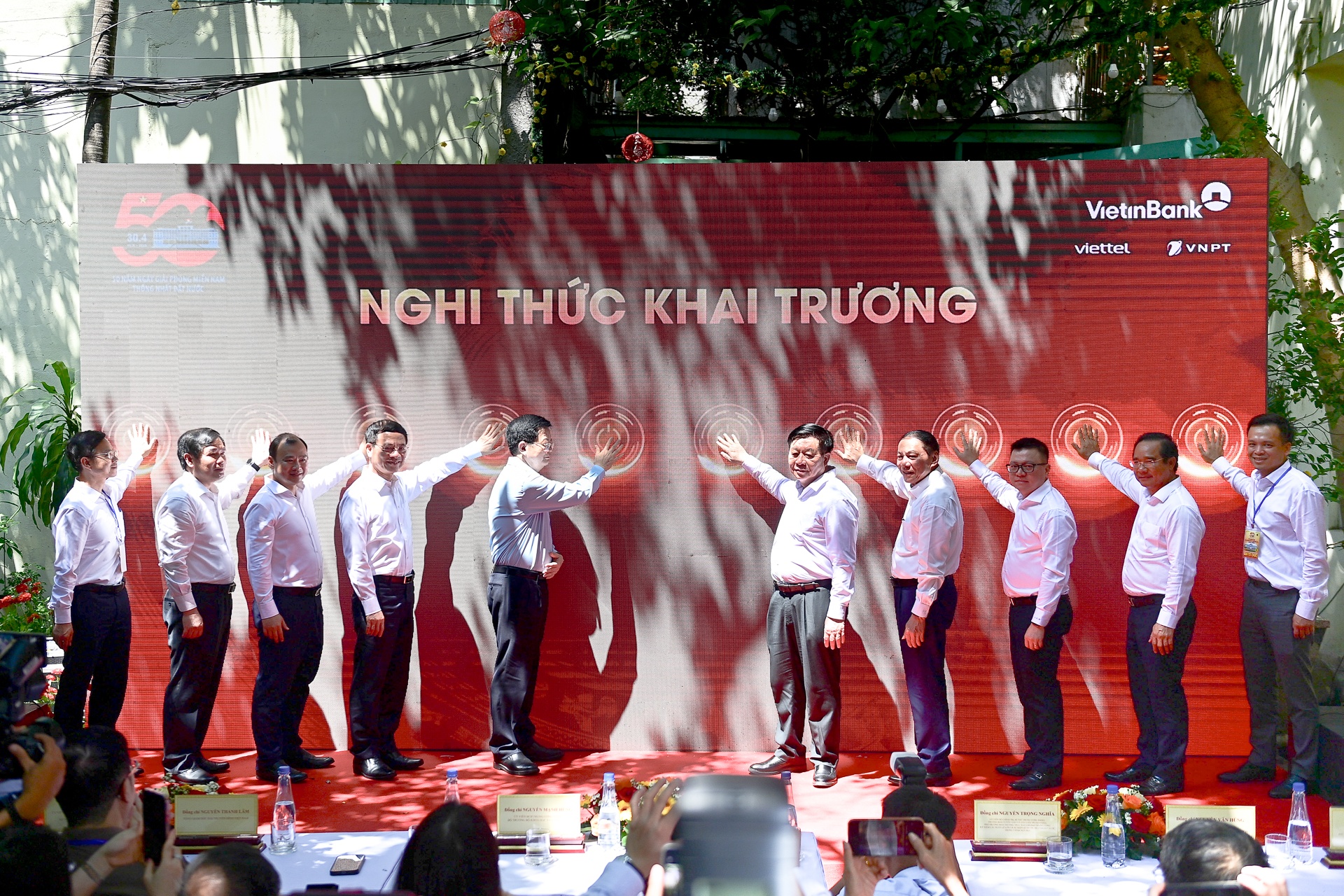 Ra mat Trung tam Bao chi phuc vu dai le 30/4 tai TP.HCM hinh anh