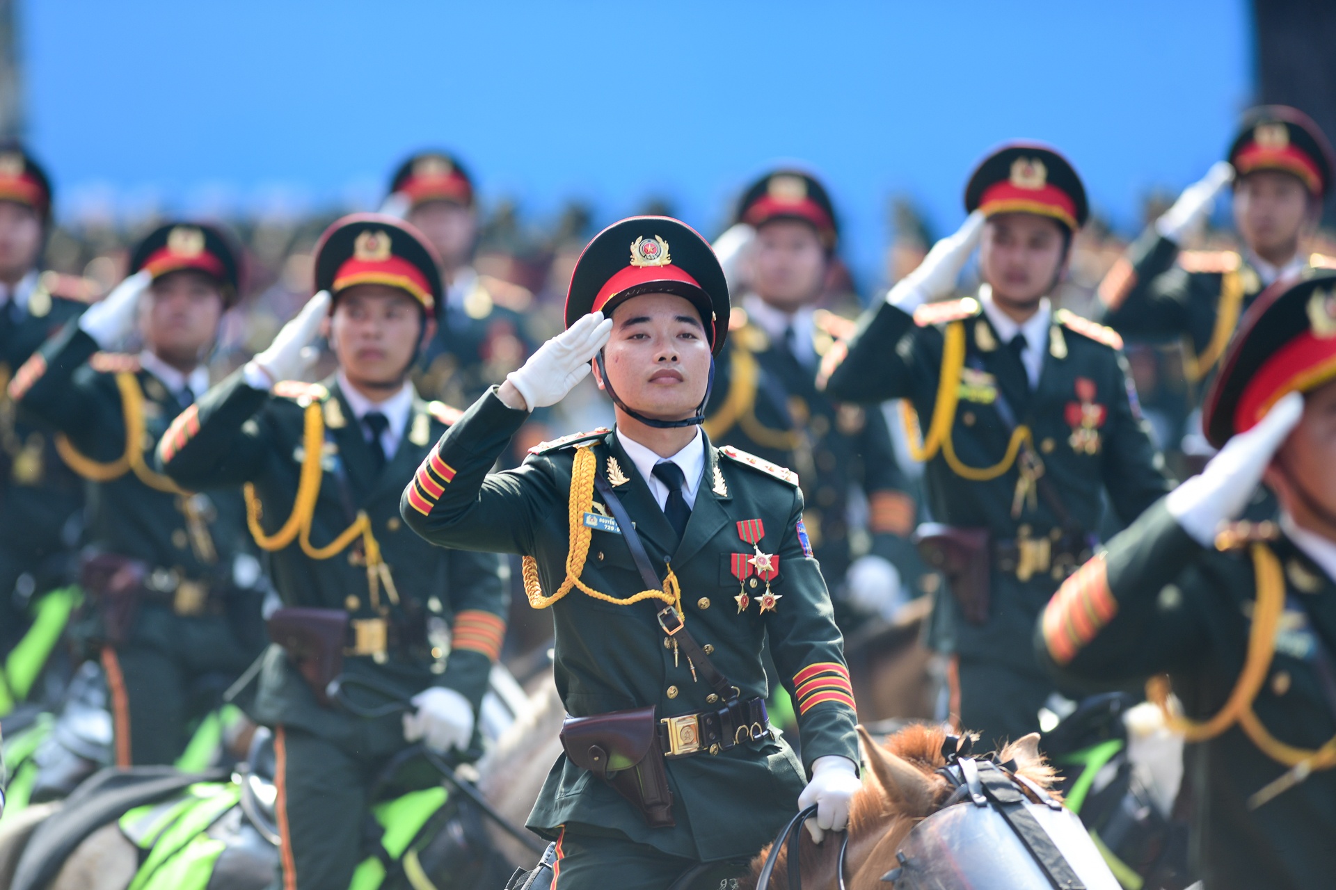 dieu binh 30/4 anh 36