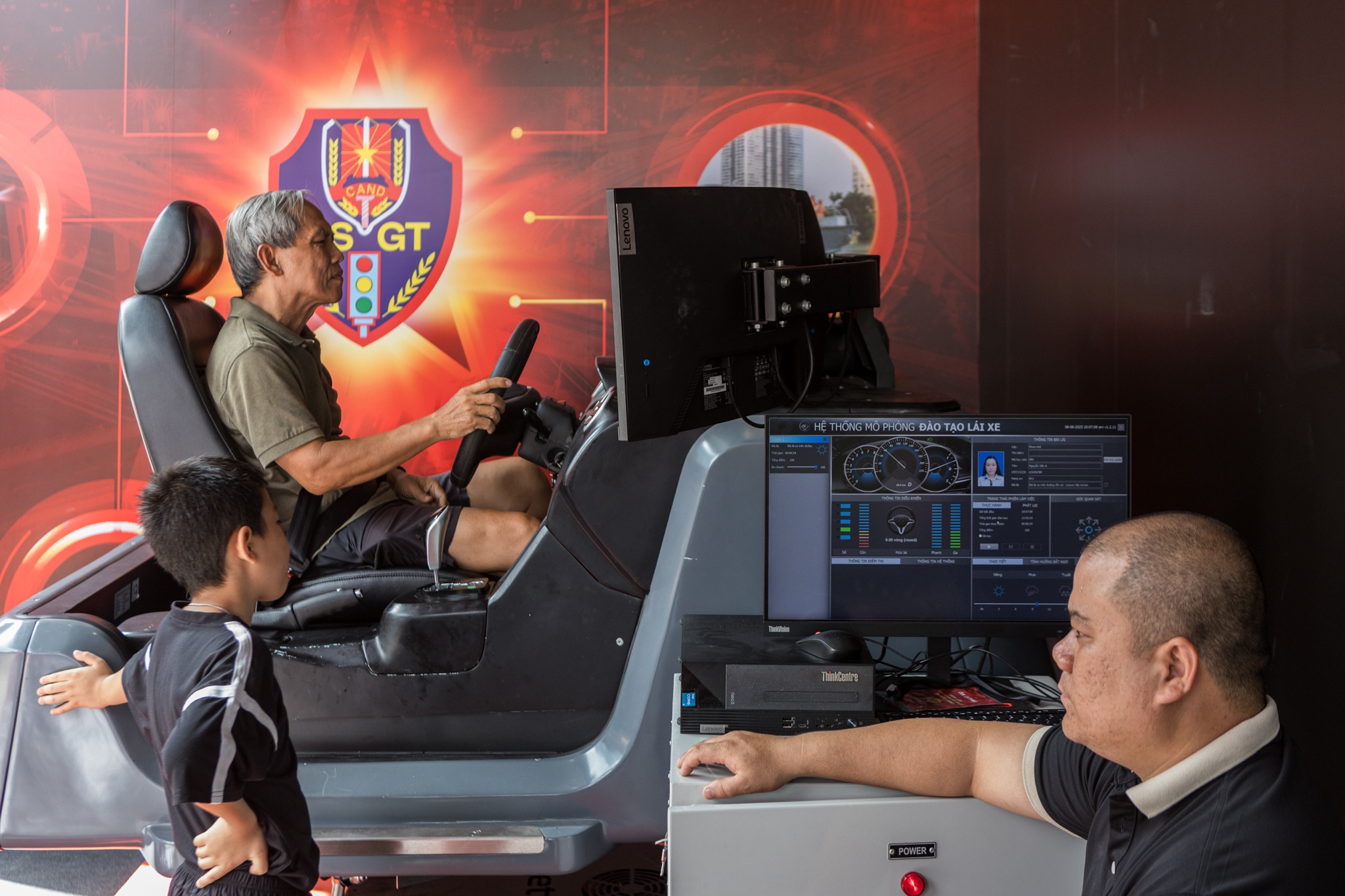 Cong an nhan dan anh 6