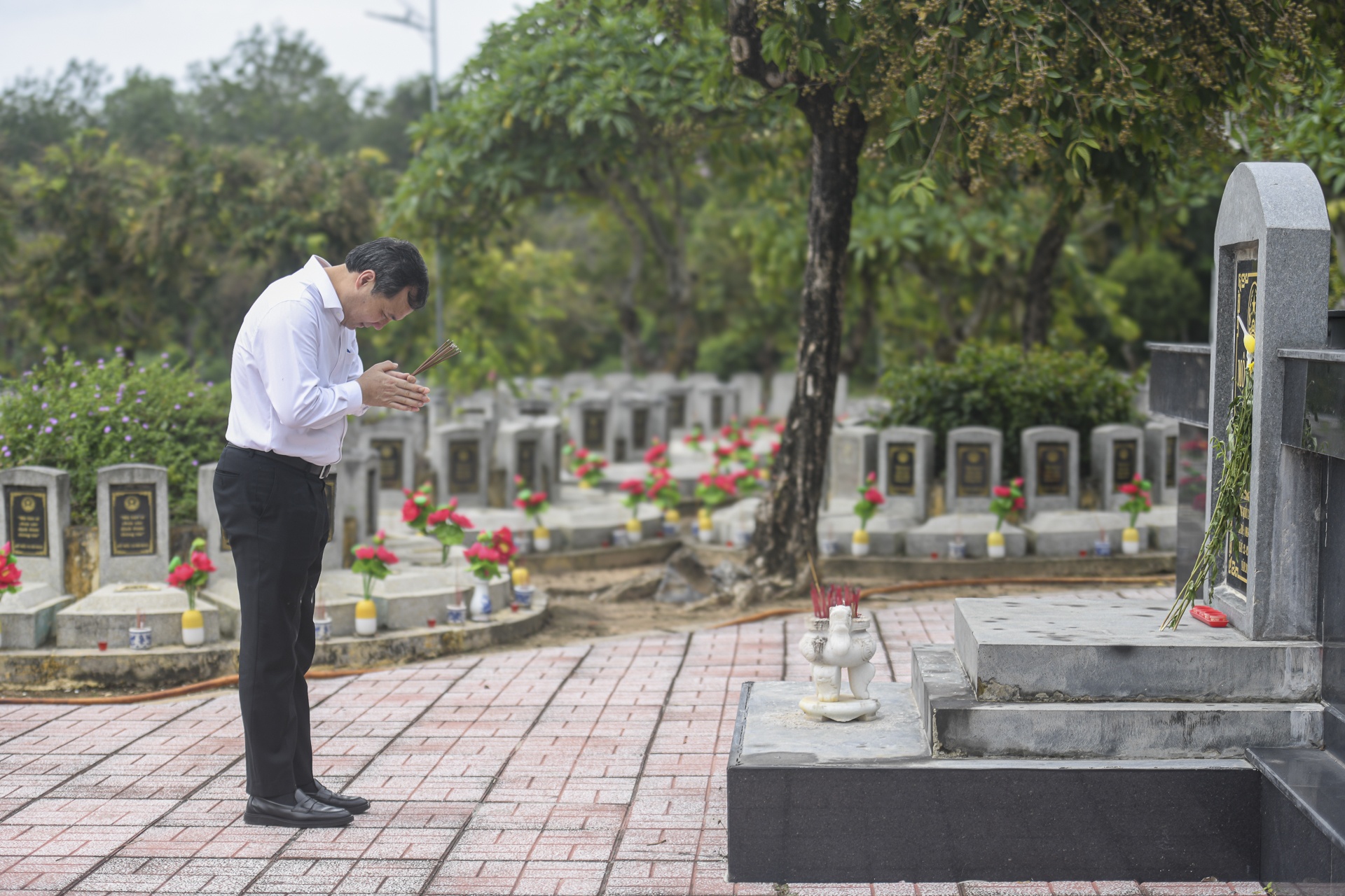 tap chi Cong San anh 5