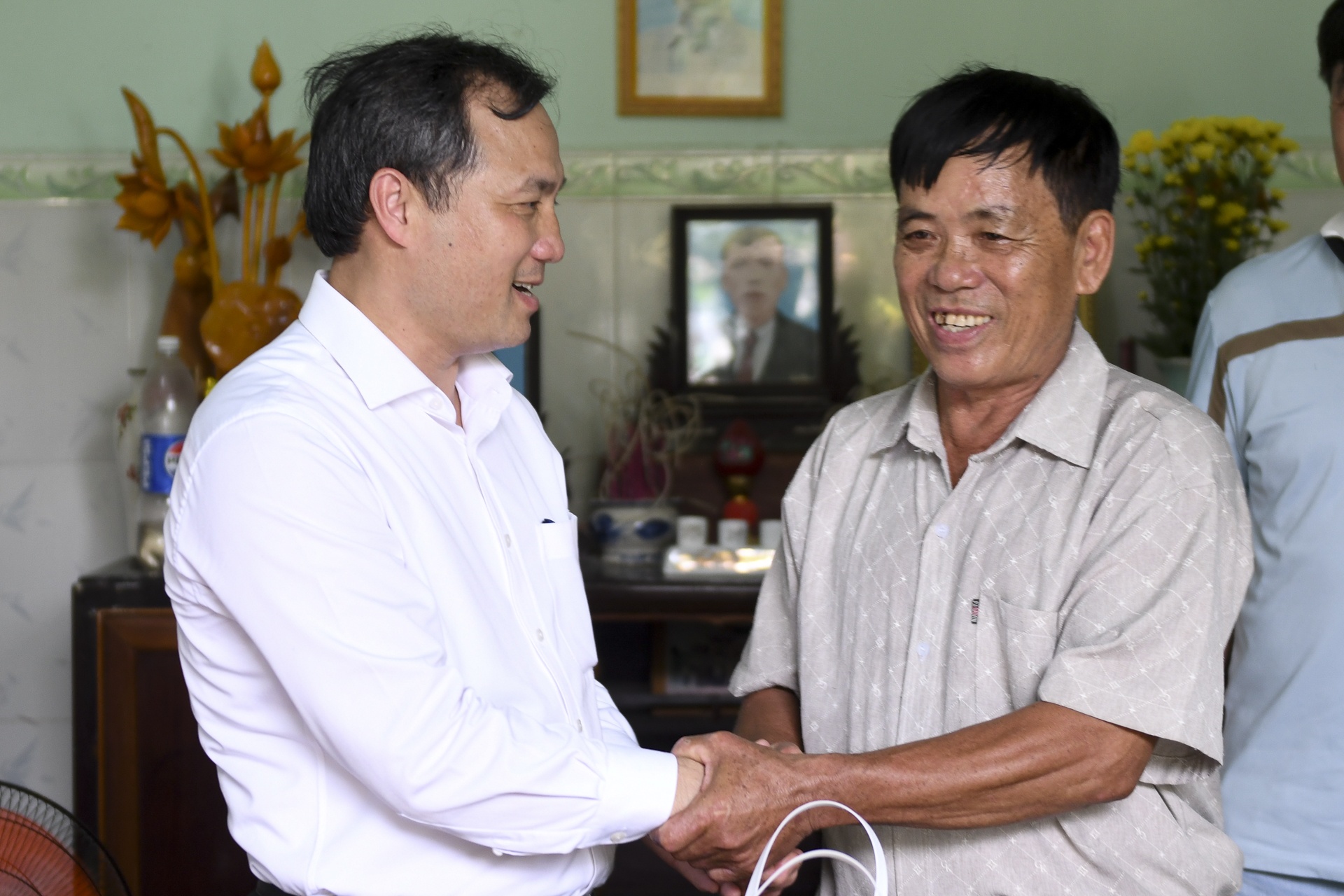 tap chi Cong San anh 10