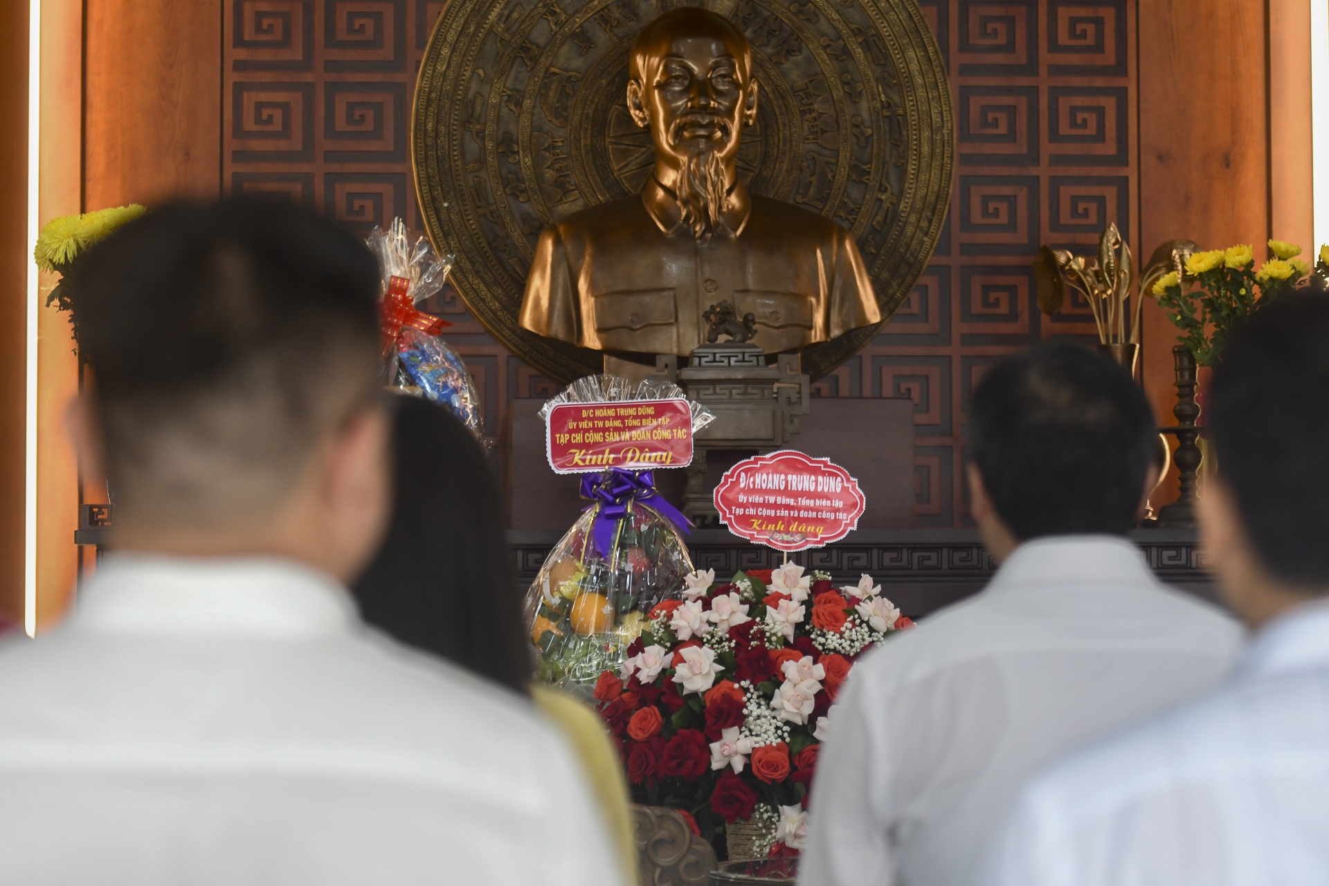 tap chi Cong San anh 22