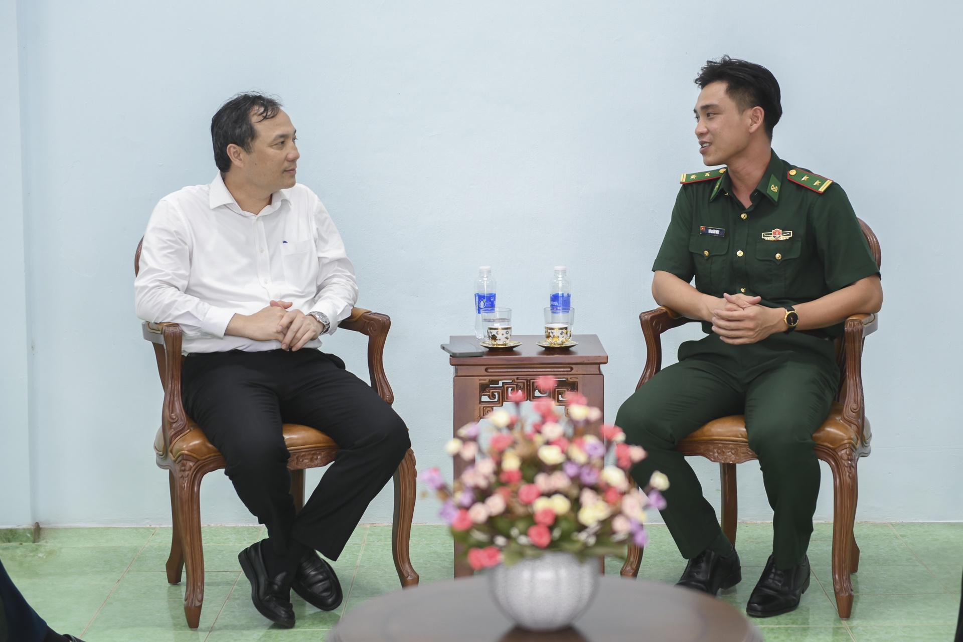 tap chi Cong San anh 20