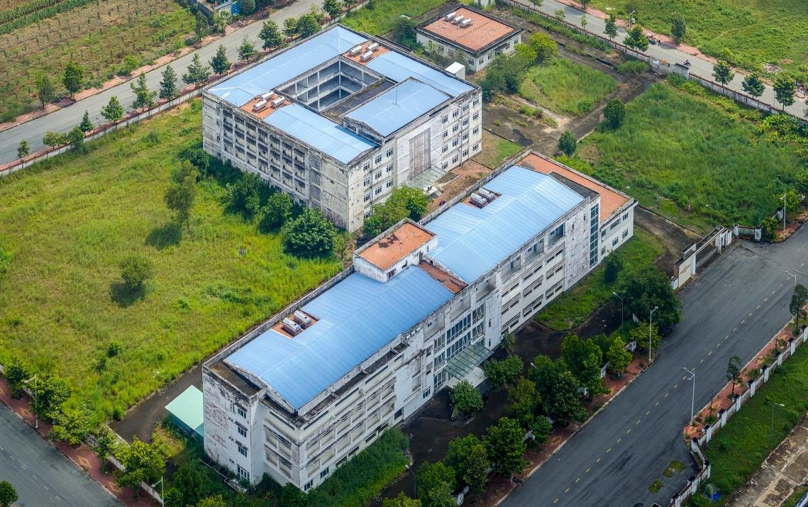 Benh vien tram ty xay xong nhung bo hoang nhieu nam o TP.HCM hinh anh