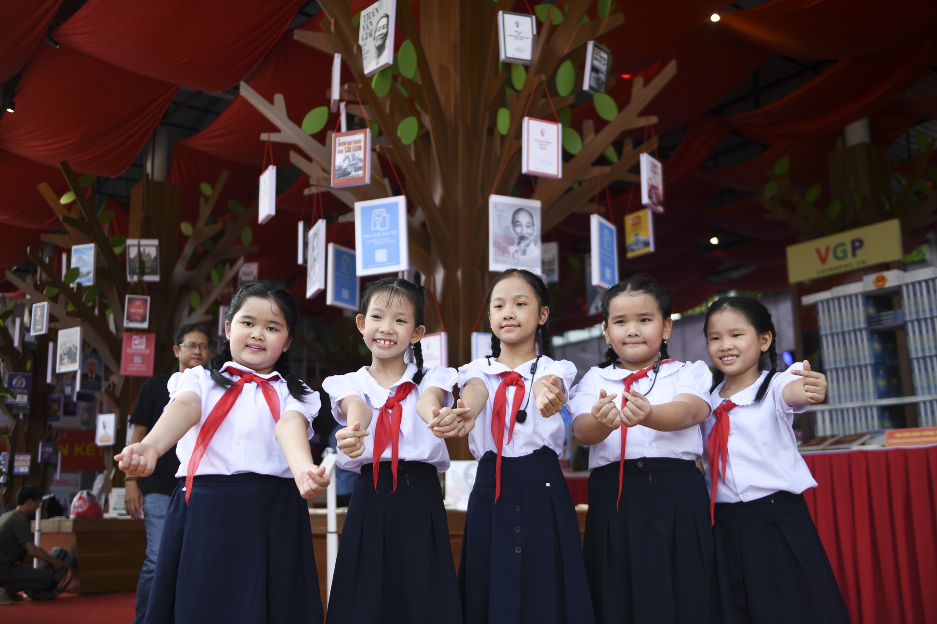 Khong gian trien lam Bao chi - Xuat ban tai Dai hoi Dang bo TP.HCM hinh anh