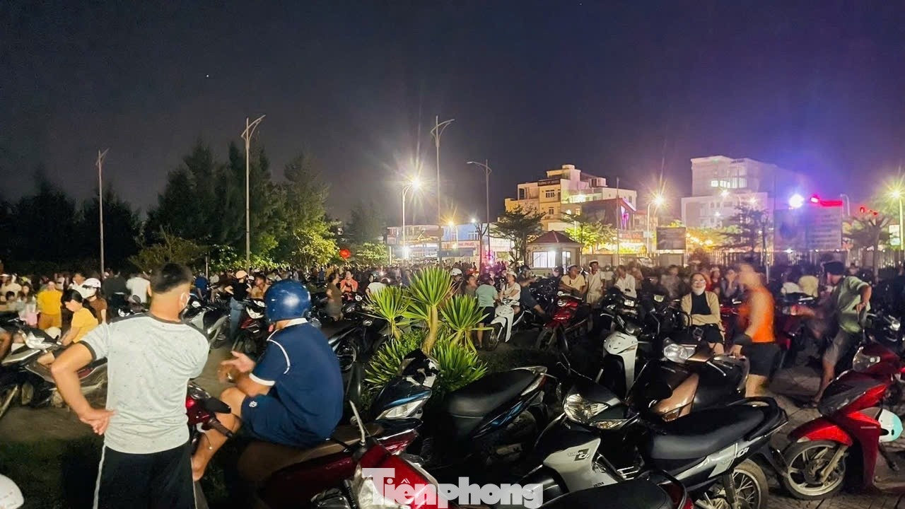 3 nguoi dan ong,  Ly Son anh 5