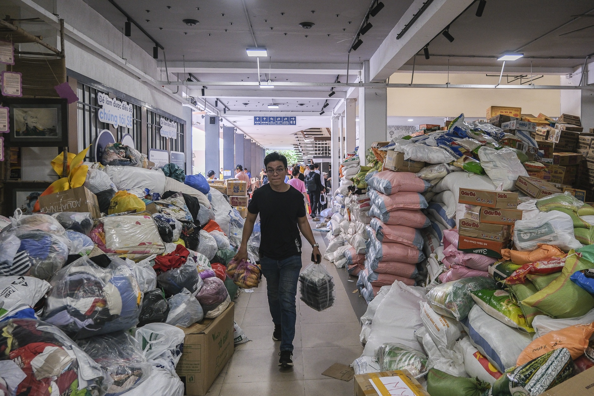 TP.HCM ung ho mien Trung anh 5