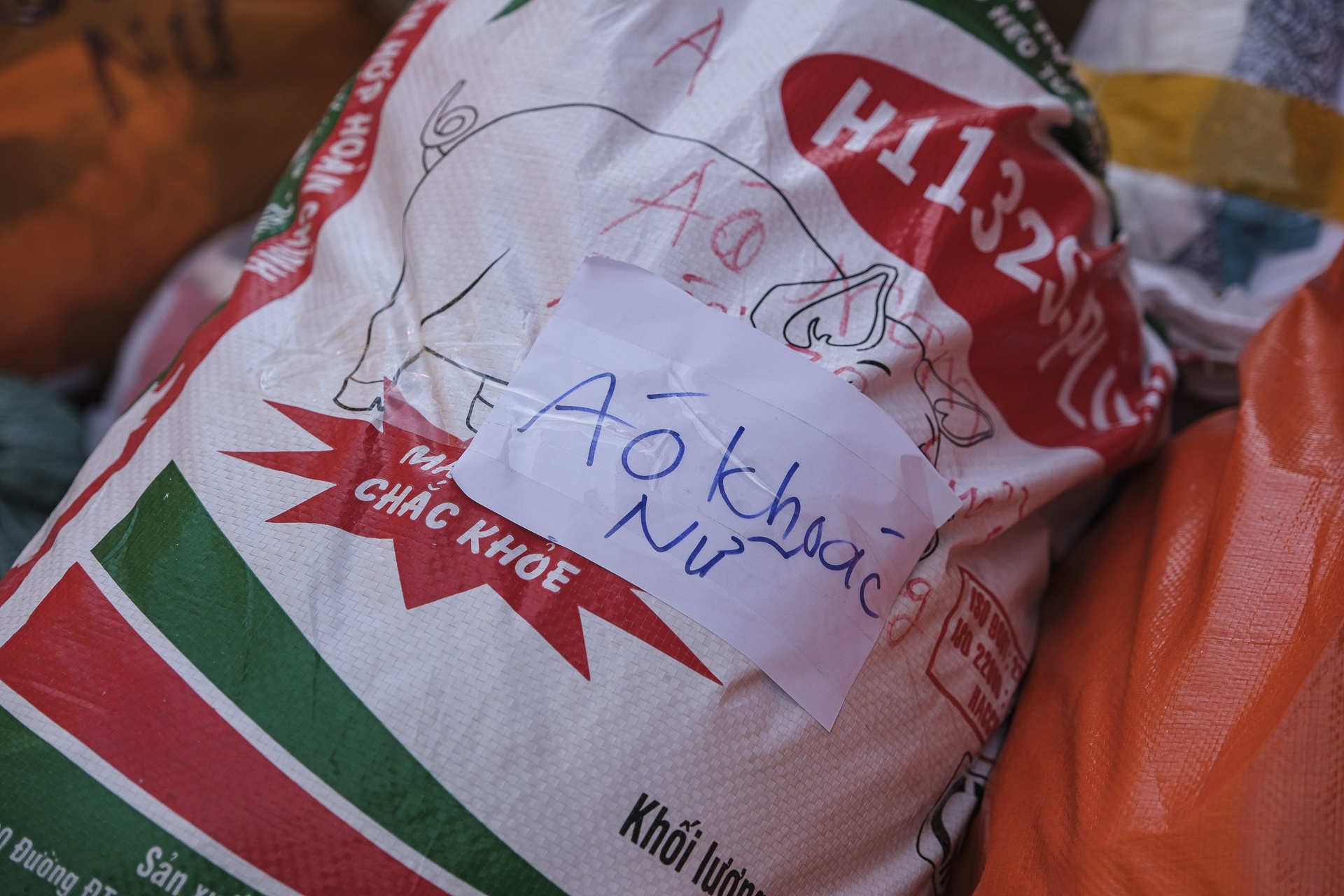 TP.HCM ung ho mien Trung anh 7