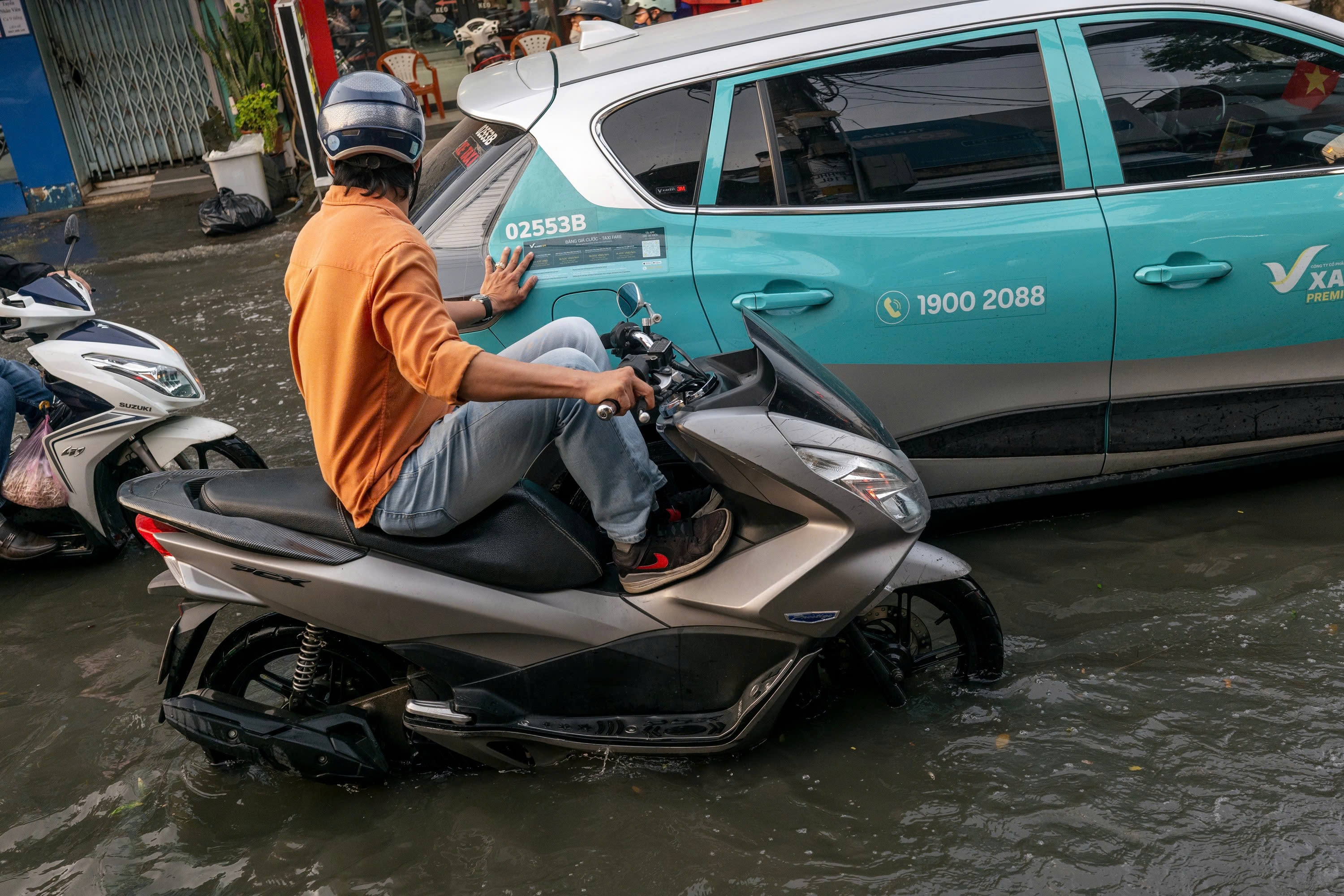 trieu cuong TP.HCM anh 14