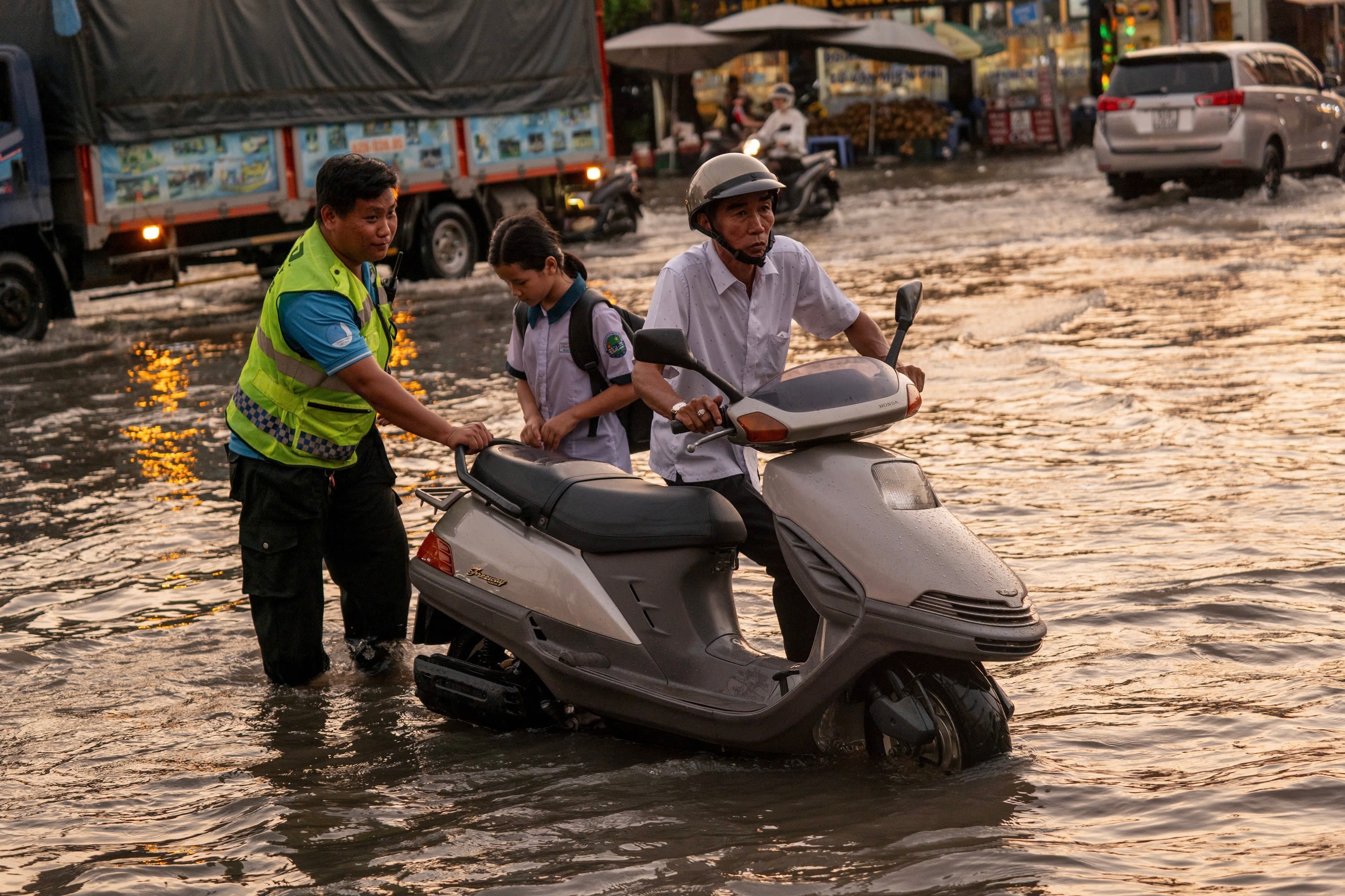 trieu cuong TP.HCM anh 13