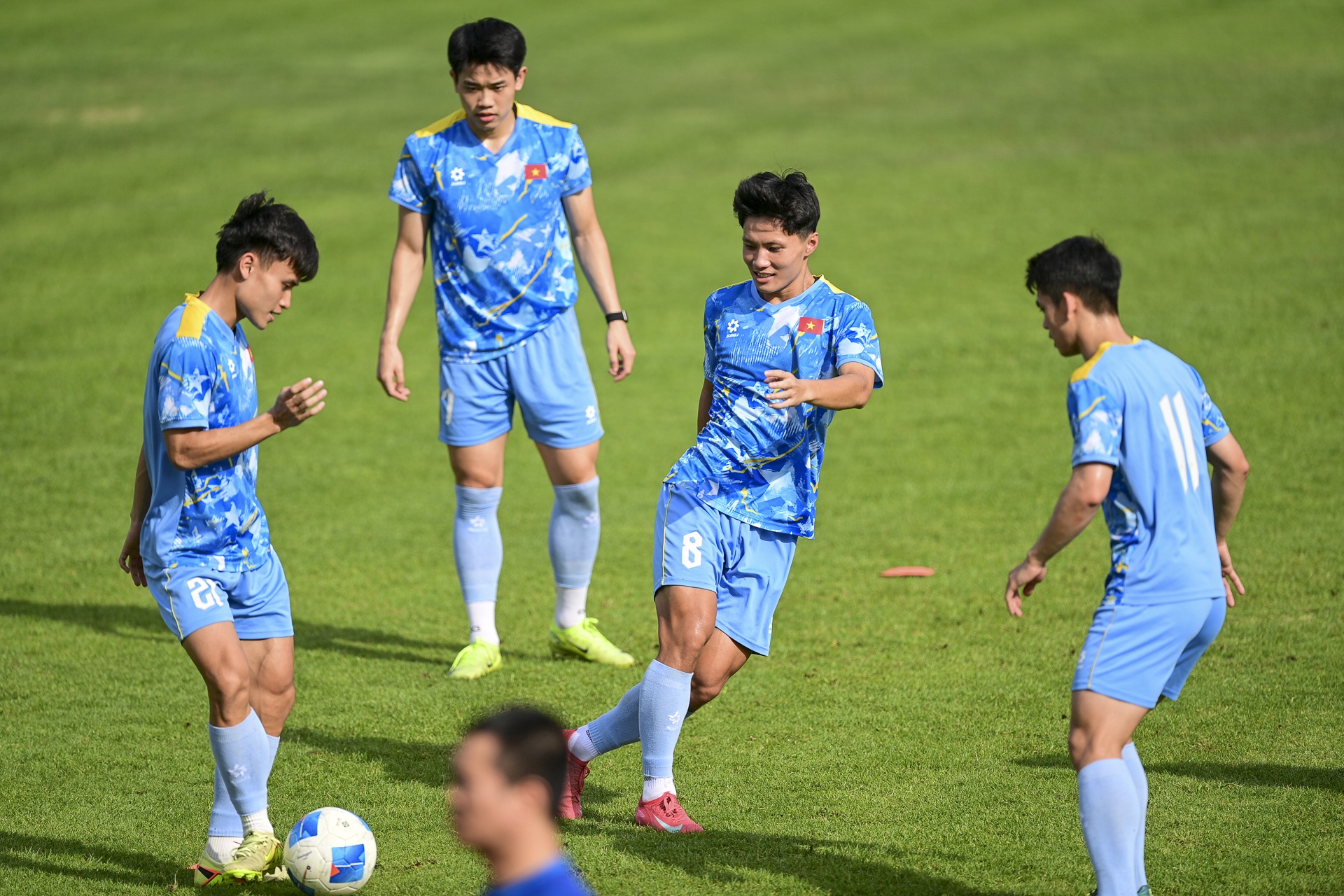 Khong khi thoai mai o buoi tap cua U22 Viet Nam truoc ban ket hinh anh