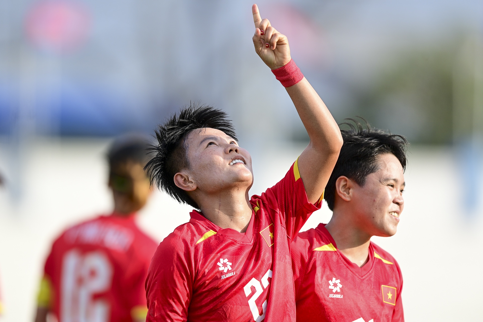 Cu chi xuc dong cua Bich Thuy trong tran ban ket hinh anh