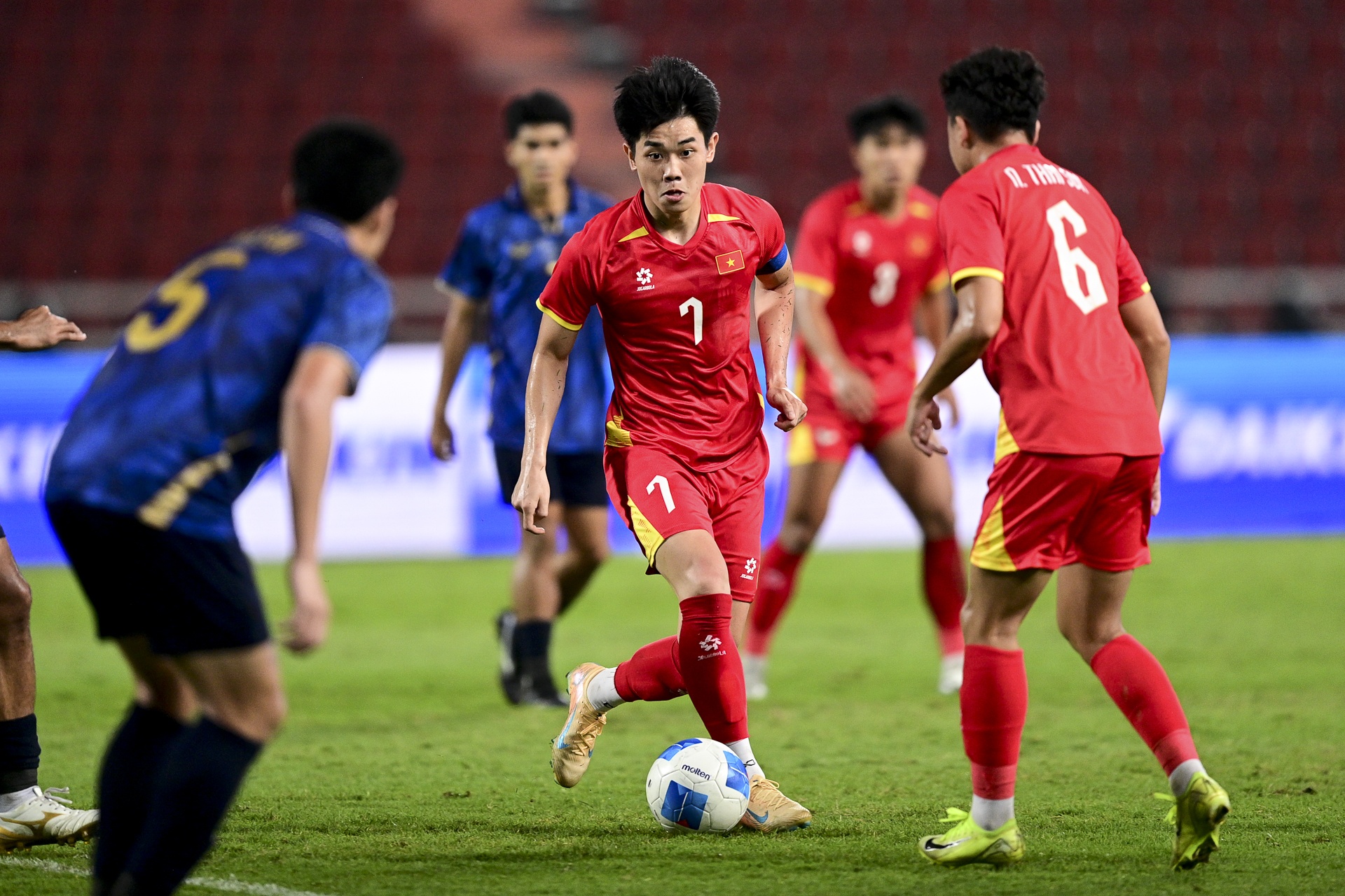 Chung ket bong da anh 7