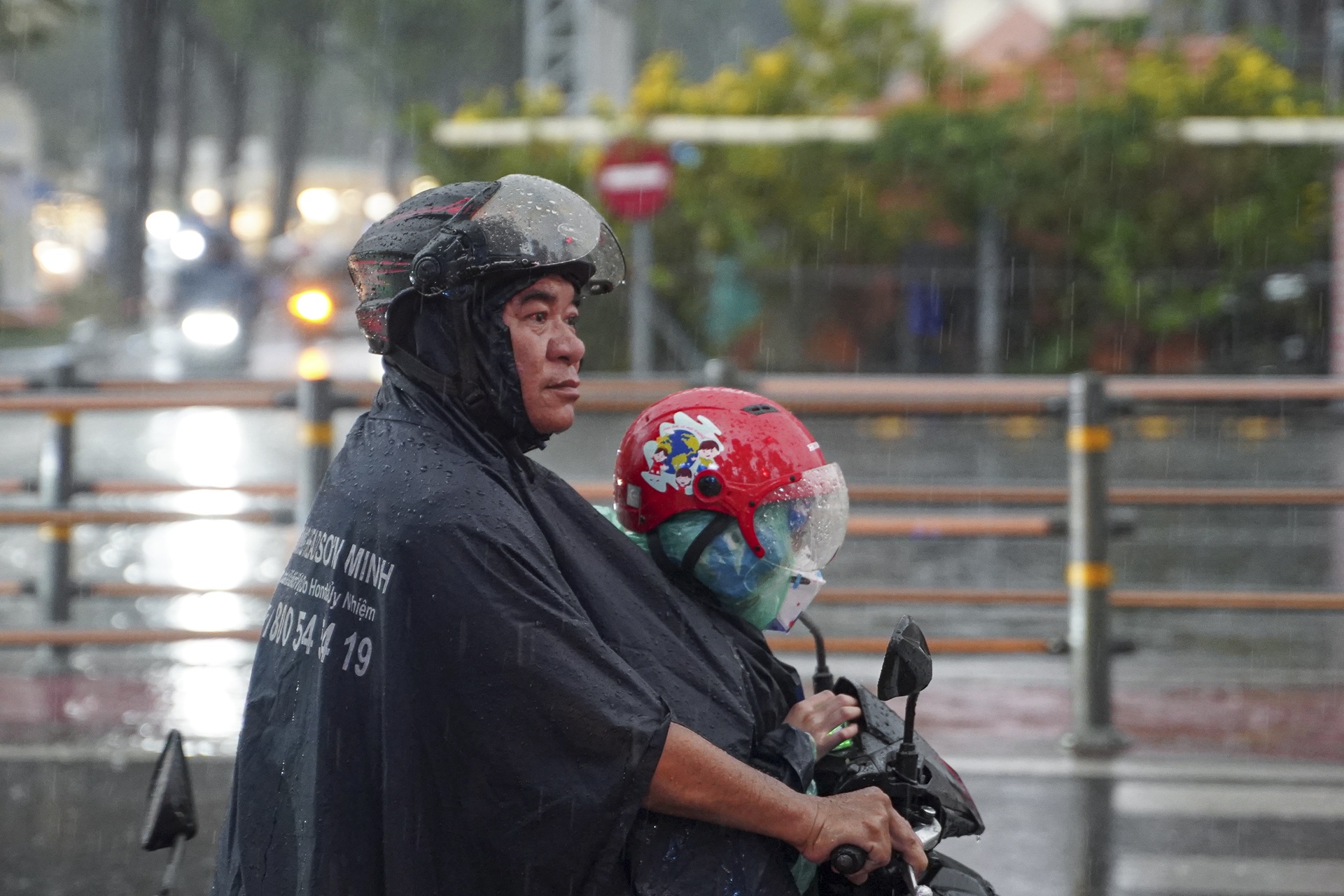 mua trai mua TP.HCM anh 7