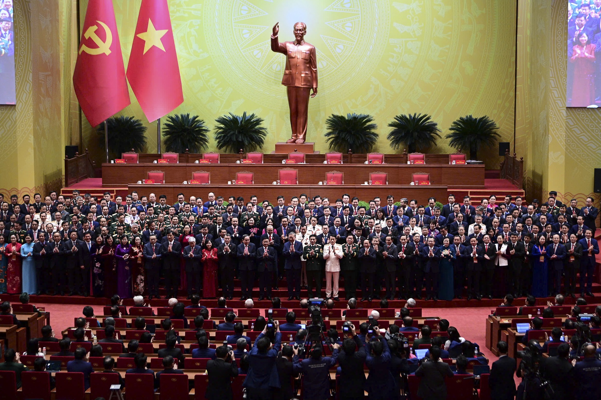 Bo Chinh tri, Ban Chap hanh Trung uong khoa XIV ra mat hinh anh