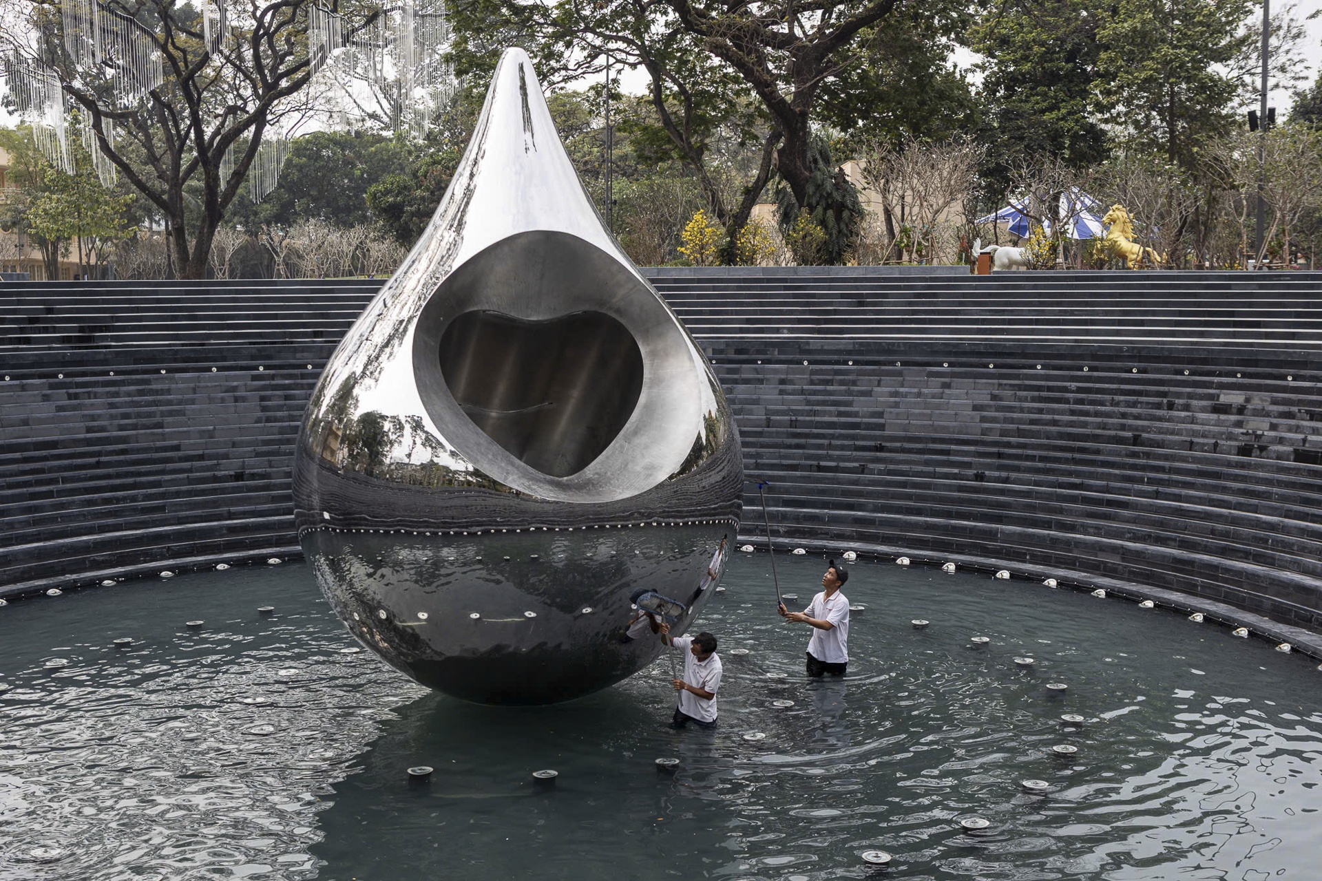 dai tuong niem Covid-19 anh 6