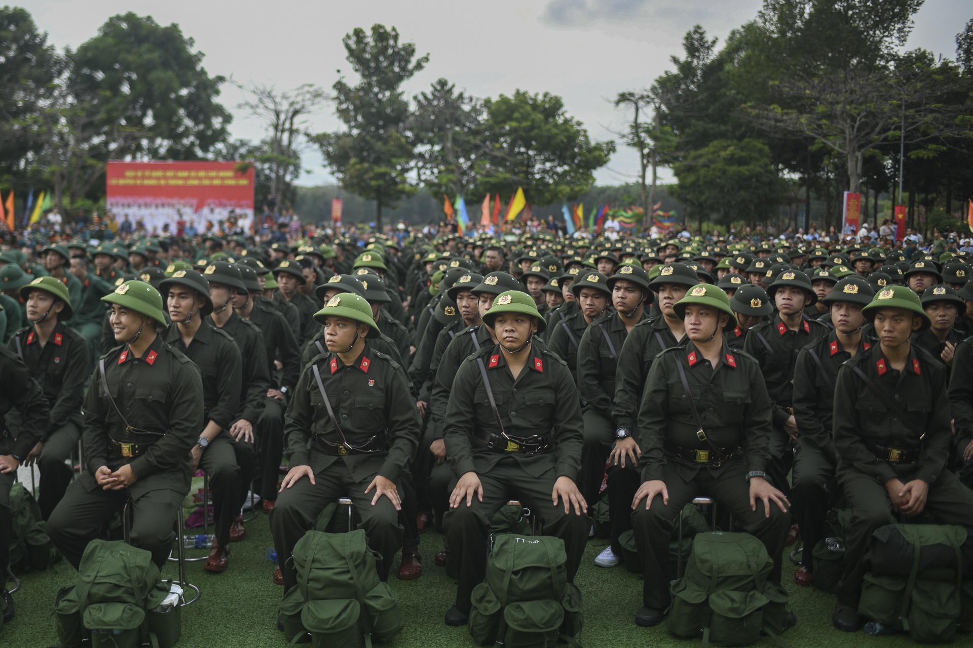 Chu tich Quoc hoi tien tan binh TP.HCM nhap ngu hinh anh