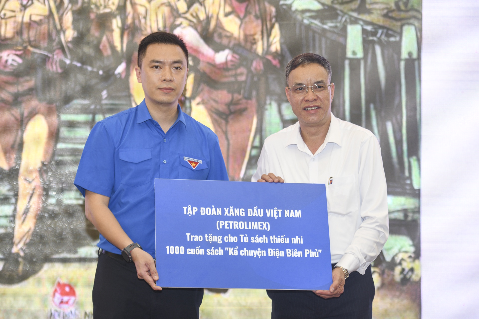 Tu sach thieu nhi anh 15