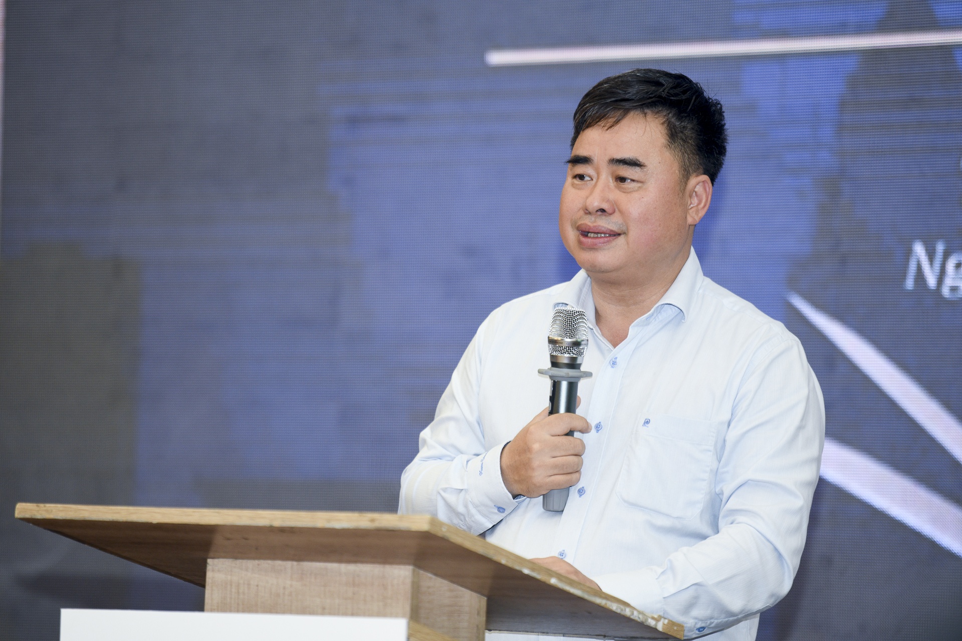 Tu sach thieu nhi anh 7