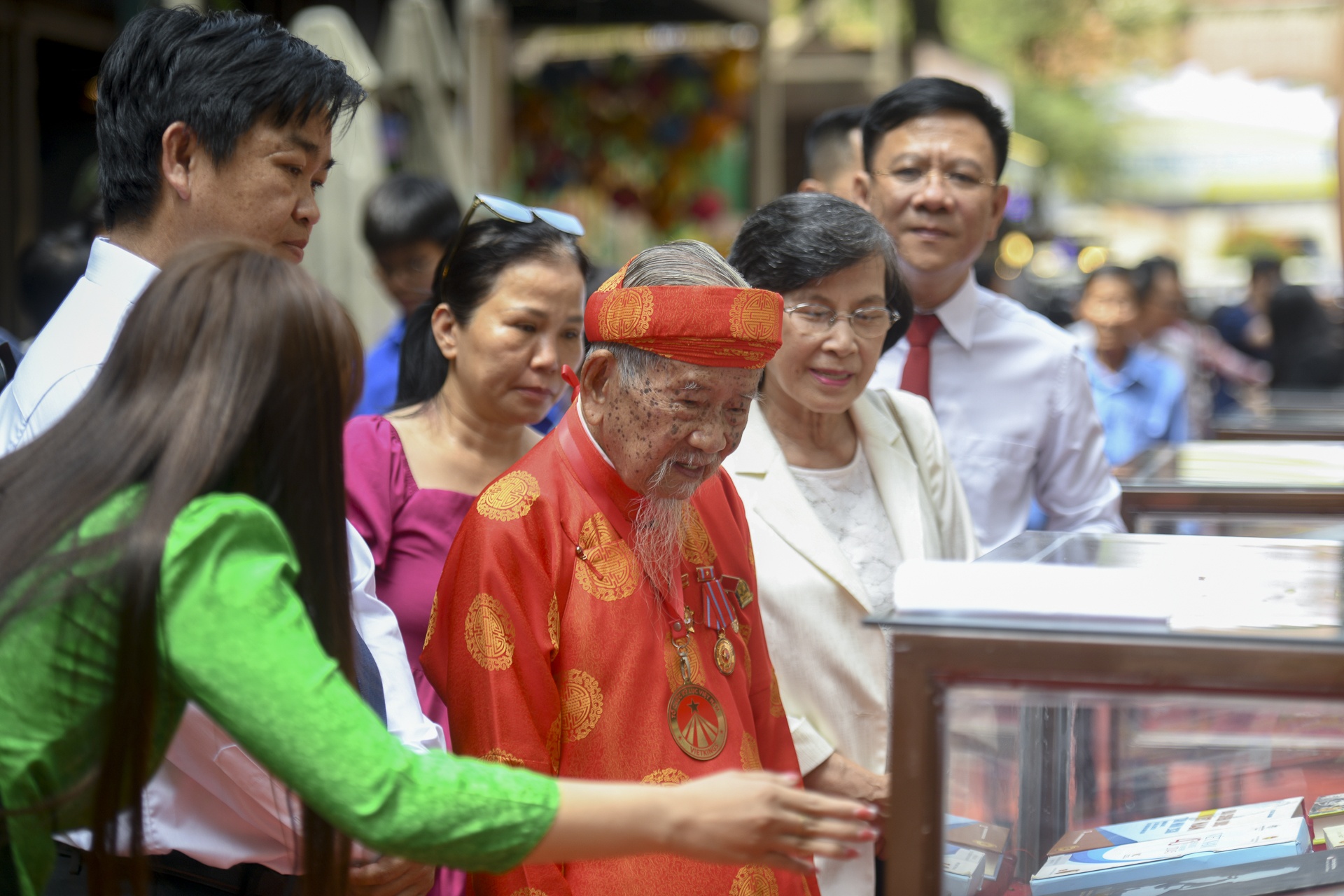 TP.HCM cu the hoa Chi thi 04, bien sach thanh ha tang tri thuc do thi hinh anh
