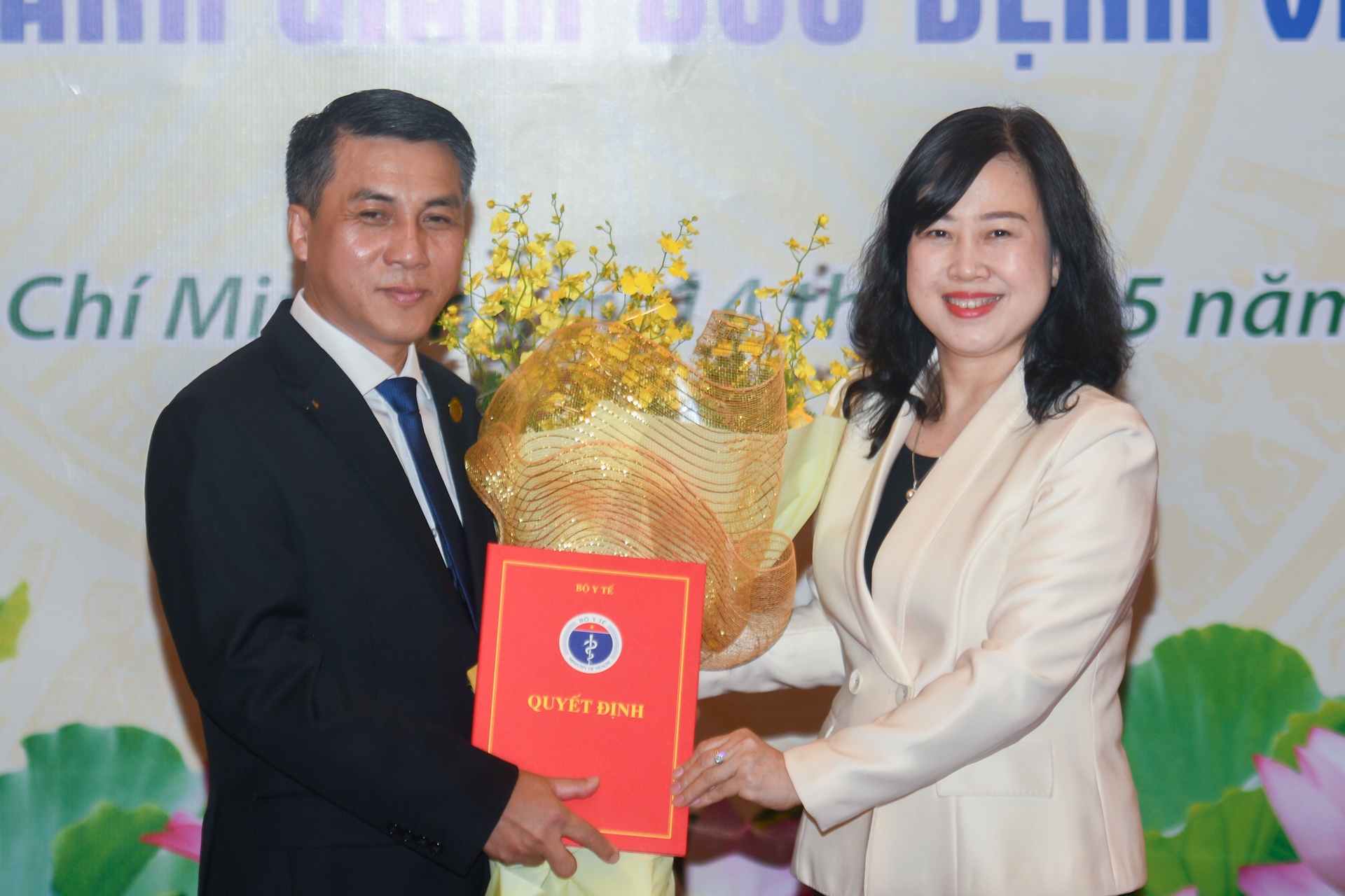 Bo truong Y te bo nhiem Giam doc Benh vien Cho Ray hinh anh