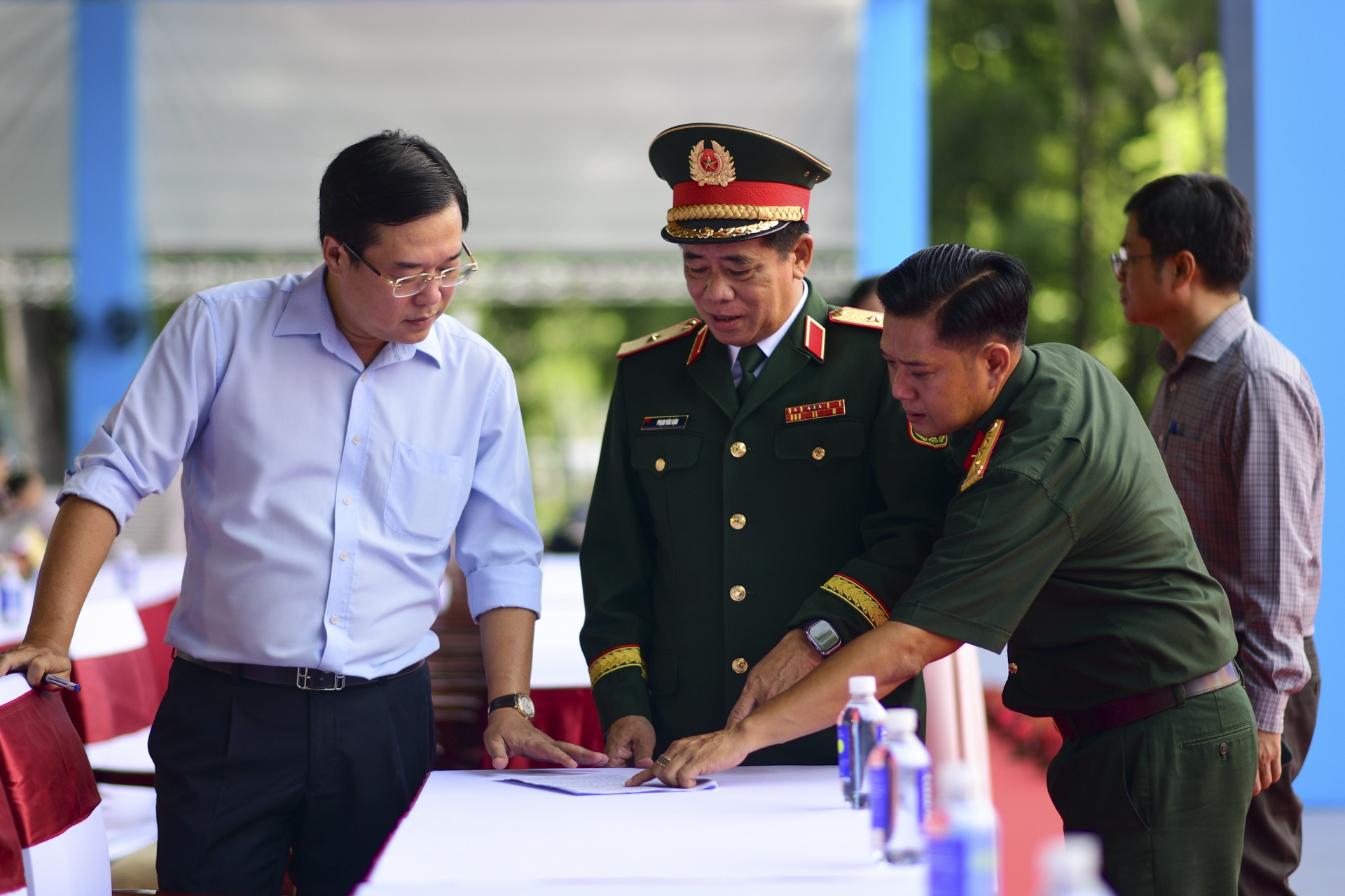 Lanh dao TP.HCM anh 2