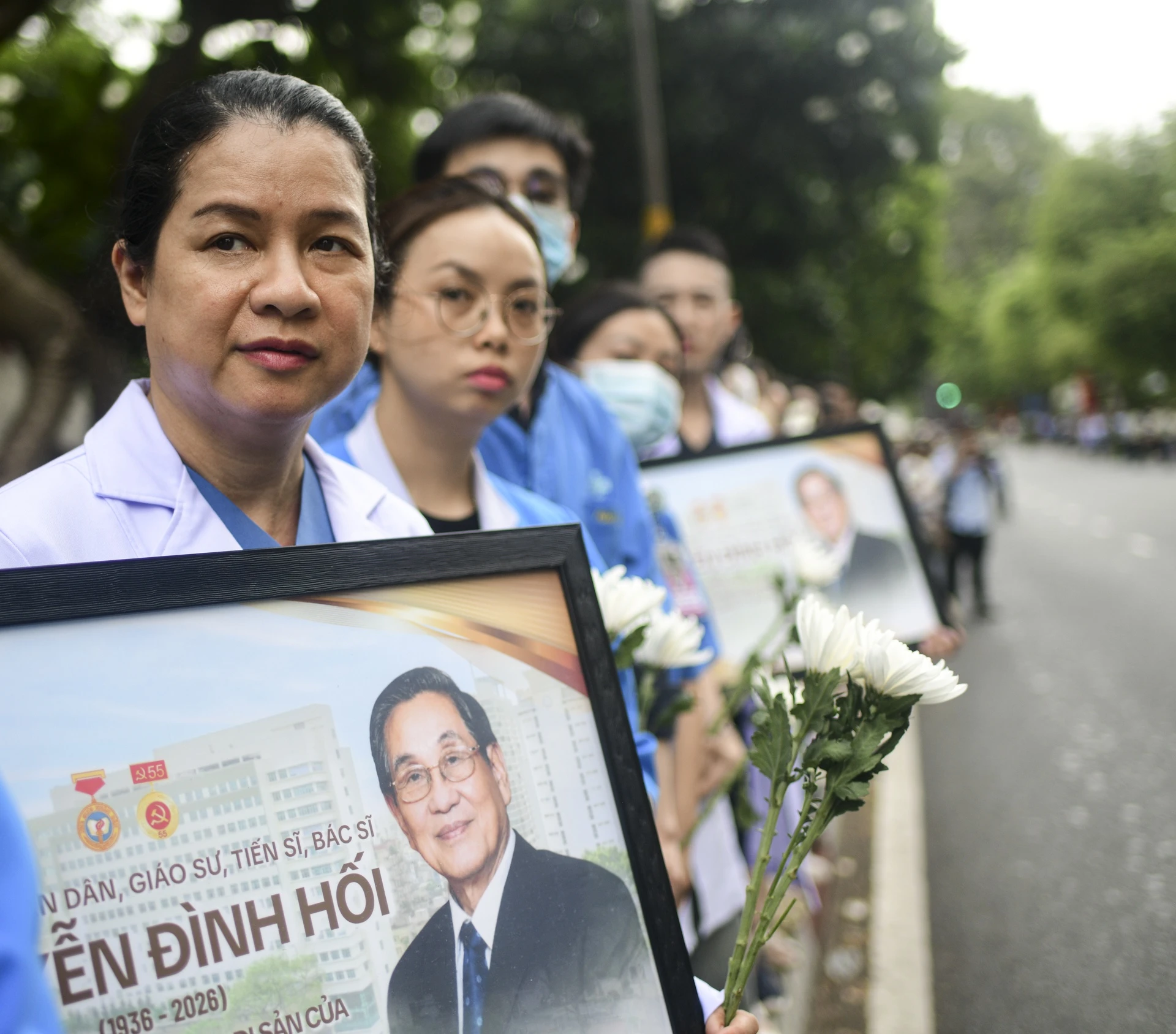 giao su nguyen dinh hoi anh 4