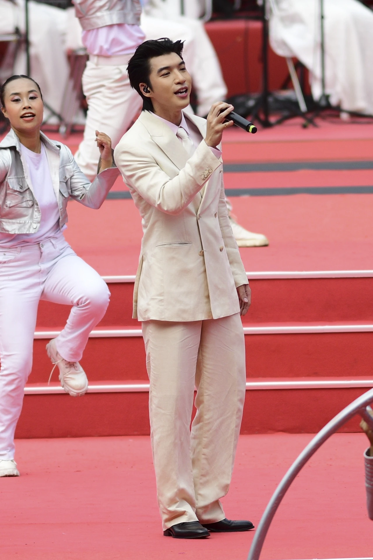le ky niem 50 nam anh 13