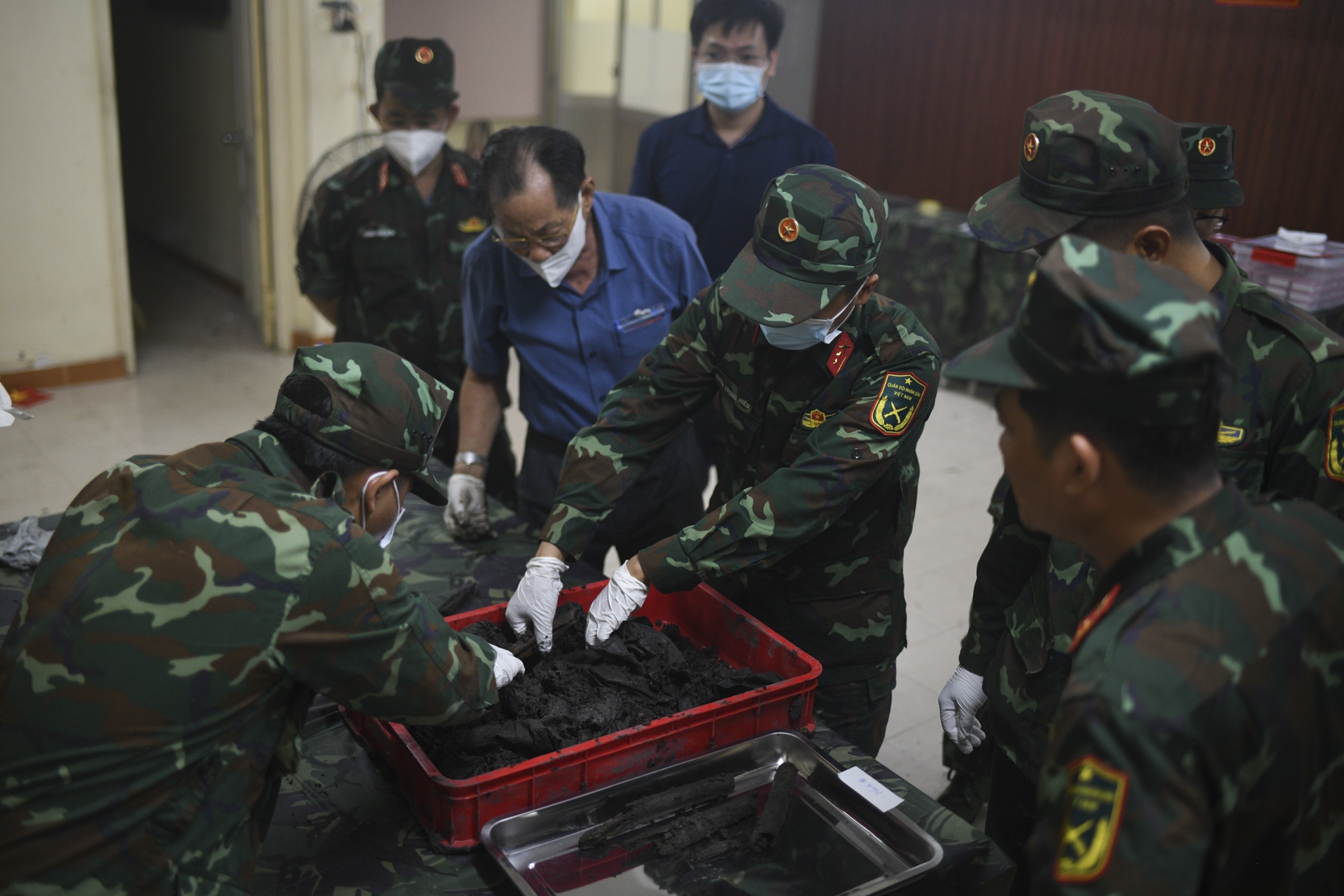 Le Thi Rieng anh 9