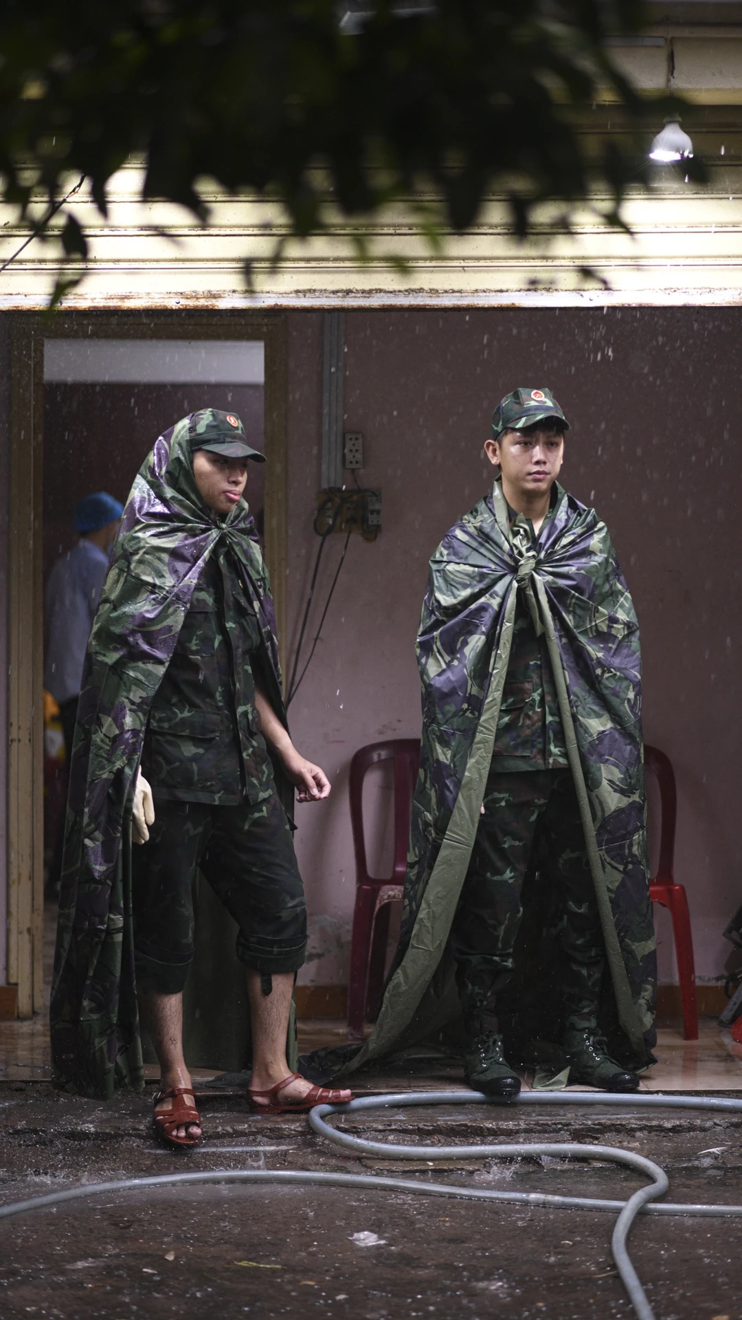 c&ocirc;ng vi&ecirc;n l&ecirc; thị ri&ecirc;ng ảnh 36