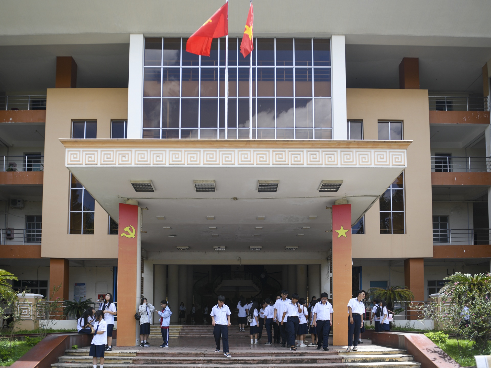 ubnd ảnh 1