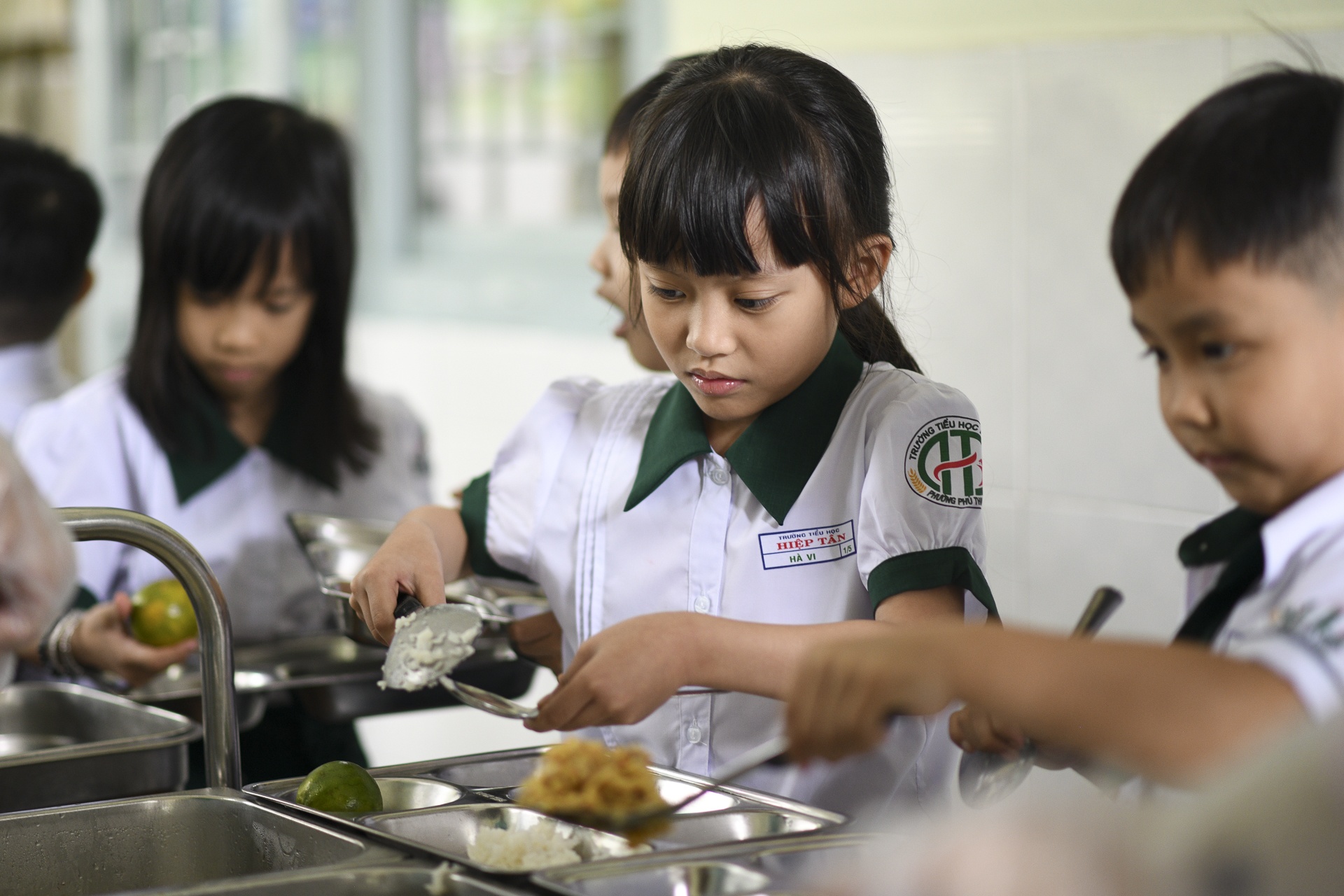 b&aacute;n tr&uacute; ảnh 5