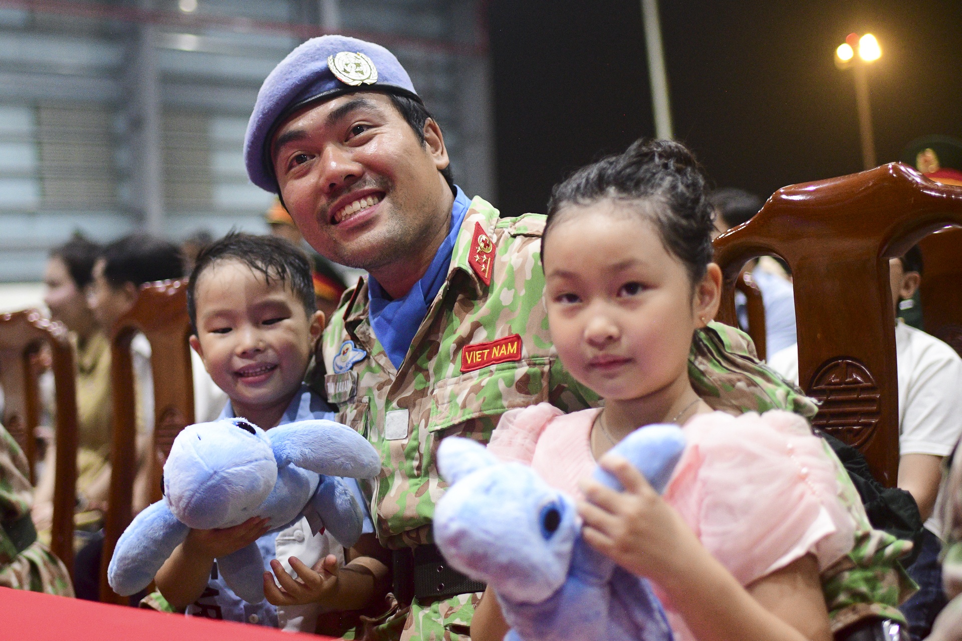 g&igrave;n giữ h&ograve;a b&igrave;nh  ảnh 10