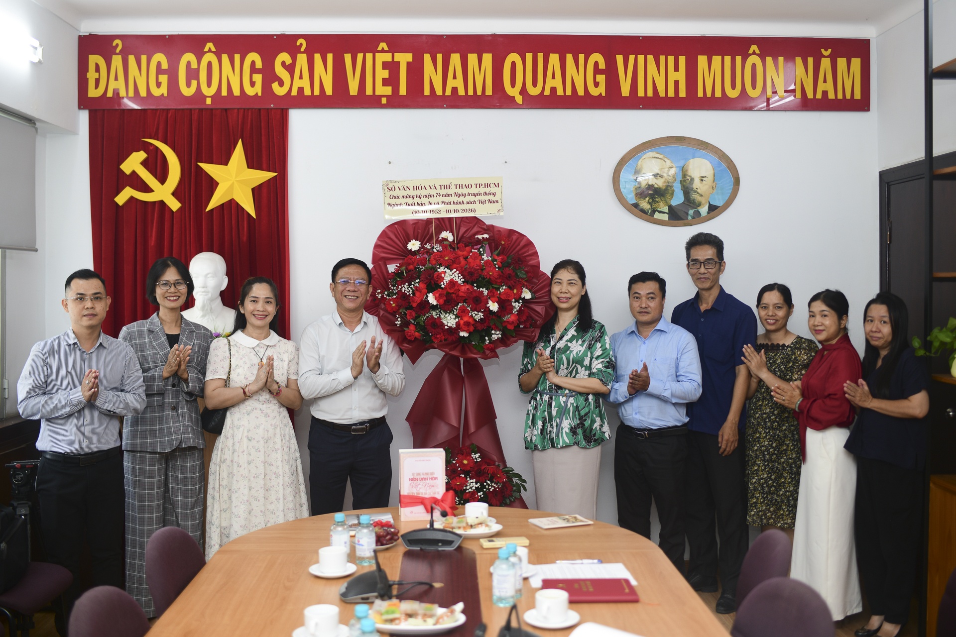 xuất bản ảnh 4