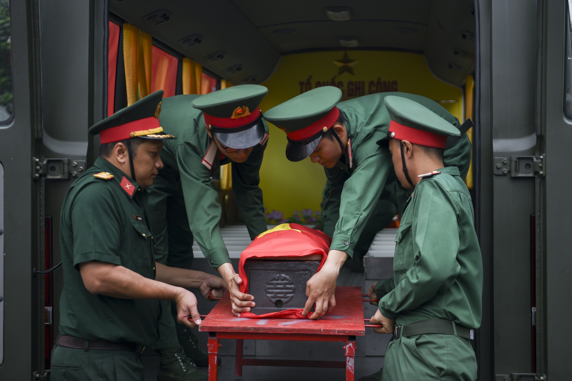 l&ecirc; thị ri&ecirc;ng ảnh 3