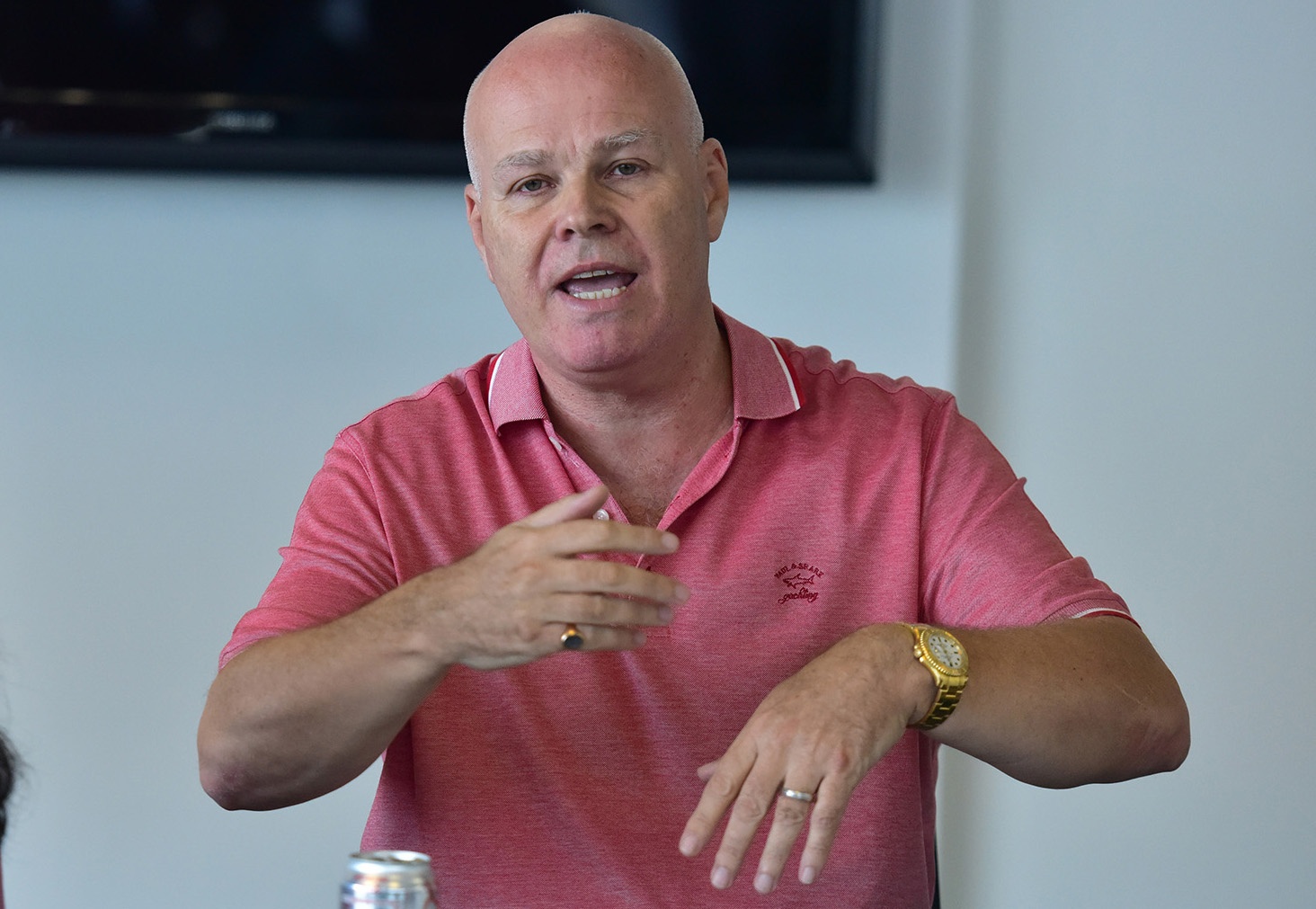 Chong ca si Thu Minh da ve Viet Nam hinh anh