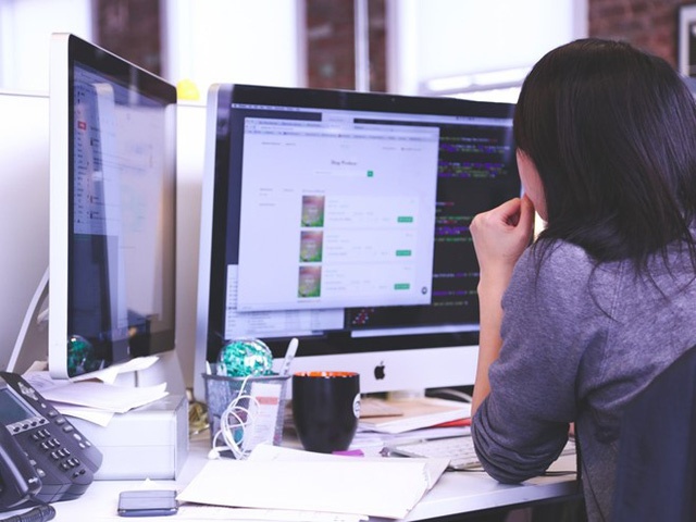 Lao dong Viet Nam nhan luong thap hon Singapore 5-6 lan hinh anh