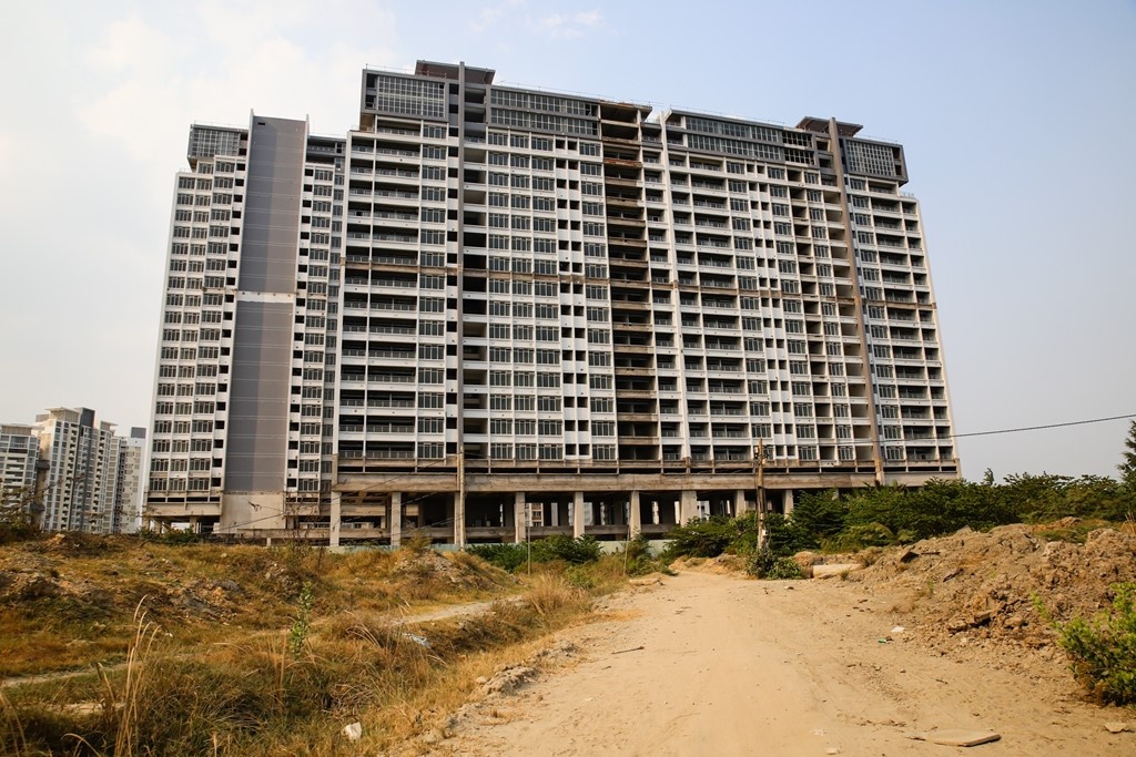 Hon 400 khach hang ra sao khi PVCLand pha san? hinh anh