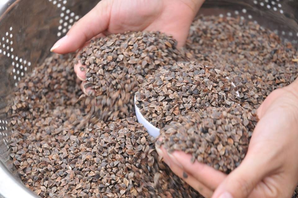 Vi sao nhieu hang hat giong lan luot ve tay Trung Quoc? hinh anh