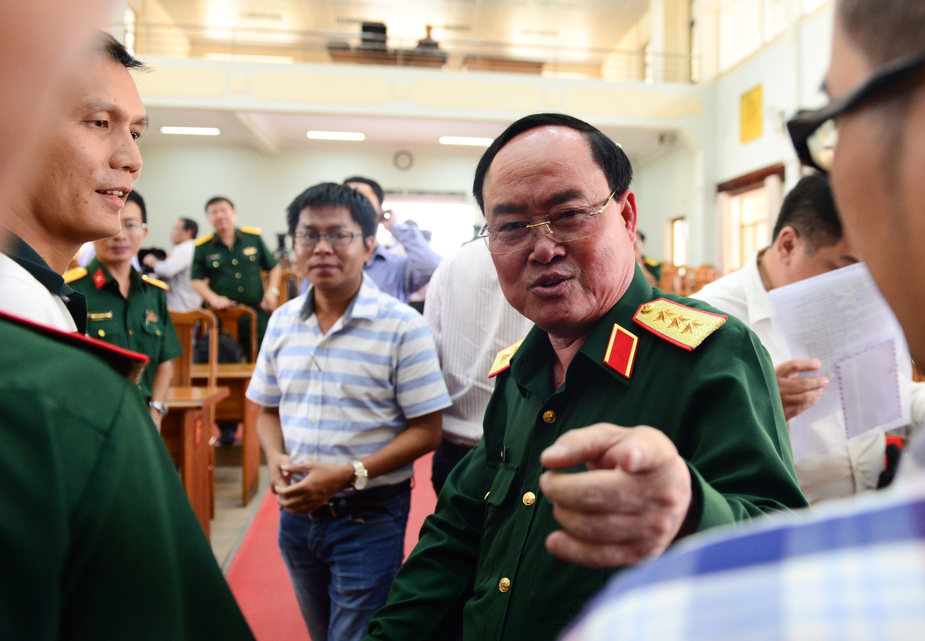 Tuong Tran Don: Giai toa 50 kiot, 3 cay xang giap san bay Tan Son Nhat hinh anh