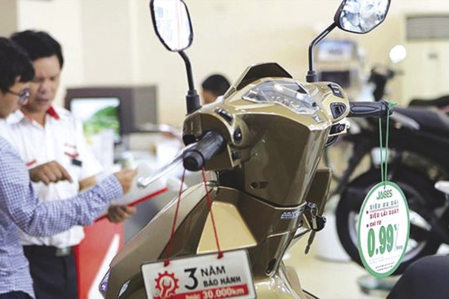 VDSC: Nguoi Viet dang vay muon de tieu xai qua muc chi tra hinh anh