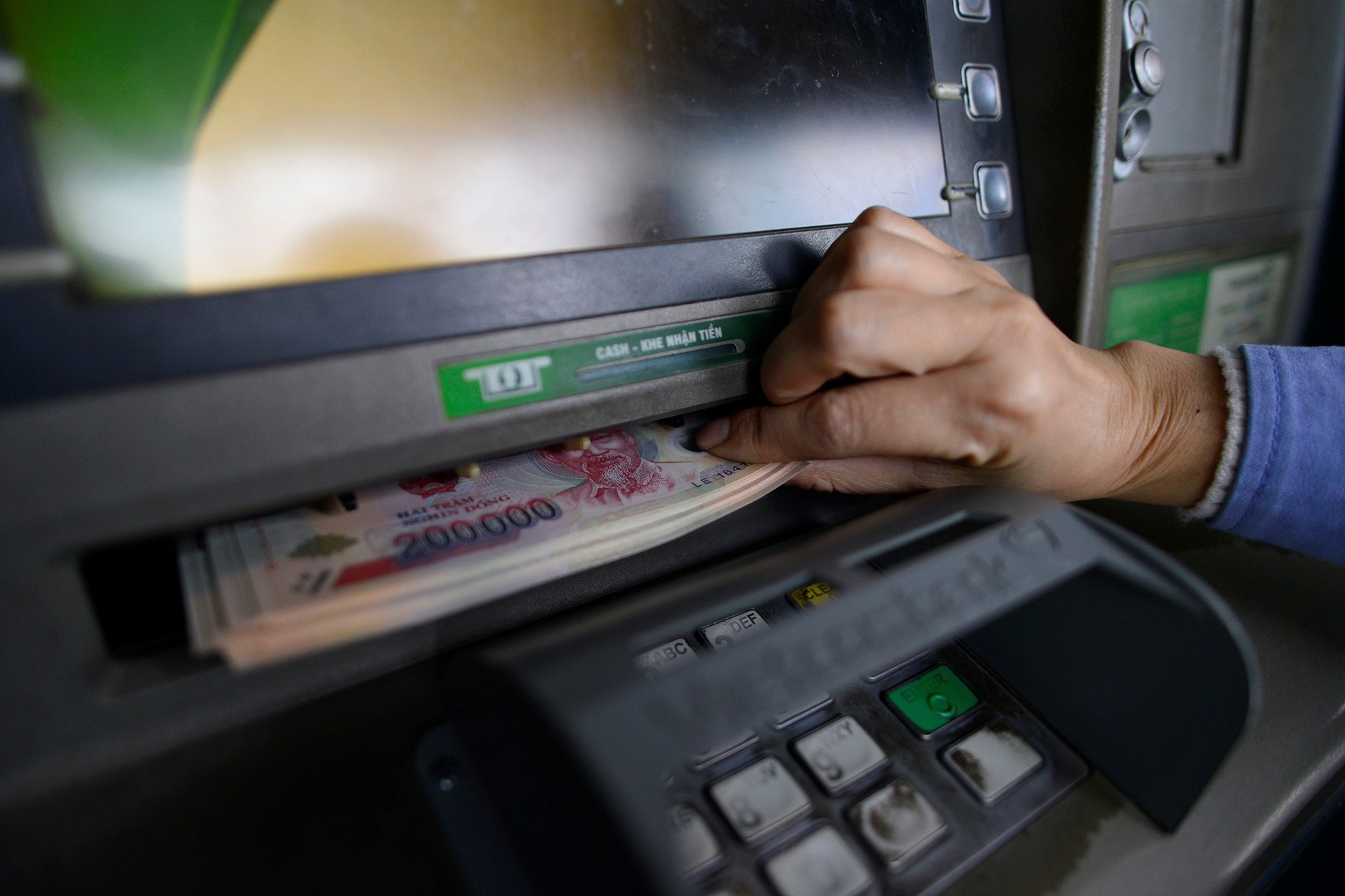 Can Tet, chay chuc cay so moi rut duoc tien o cay ATM hinh anh