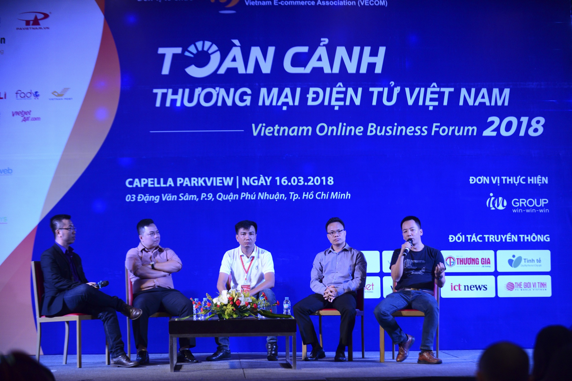 cong nghe voi thuong mai dien tu anh 2