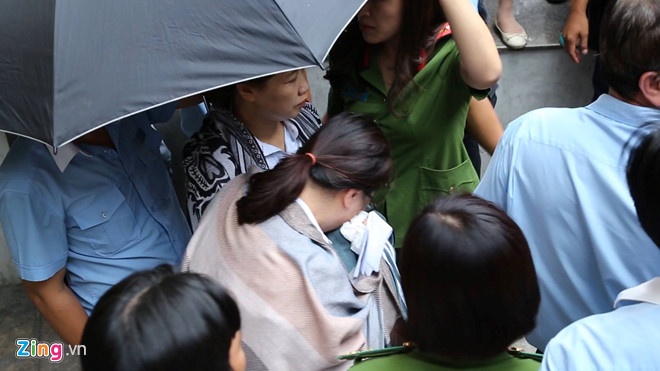 nhân viên Eximbank bị bắt ảnh 2 nhan vien Eximbank bi bat anh 2