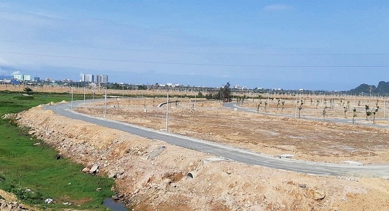 Dat nen soi suc o Da Nang, co do ve tranh nhau thoi gia hinh anh