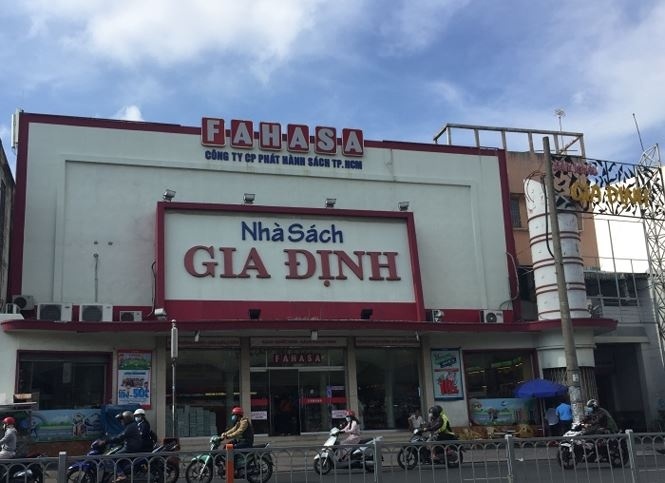 Nhieu dat cong o Sai Gon duoc cho thue voi gia moi m2 bang nua to bun hinh anh