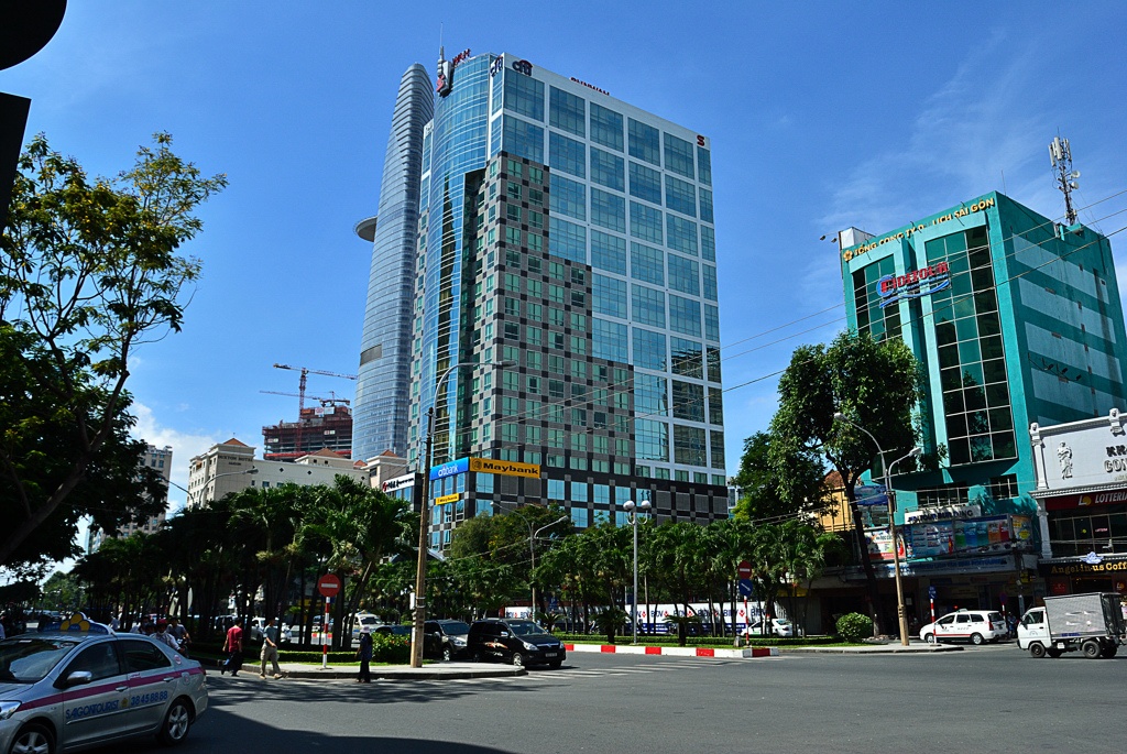 Dai gia dia oc Nhat thau tom toa nha Sun Wah Tower o Sai Gon hinh anh